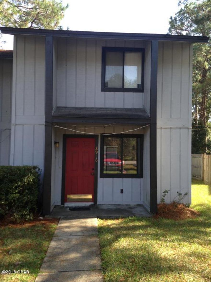 2 Story townhome with spacious living area and breakfast bar. The unit is close to shopping, dining, and schools; washer & dryer hookups.



All measurements are approximate.