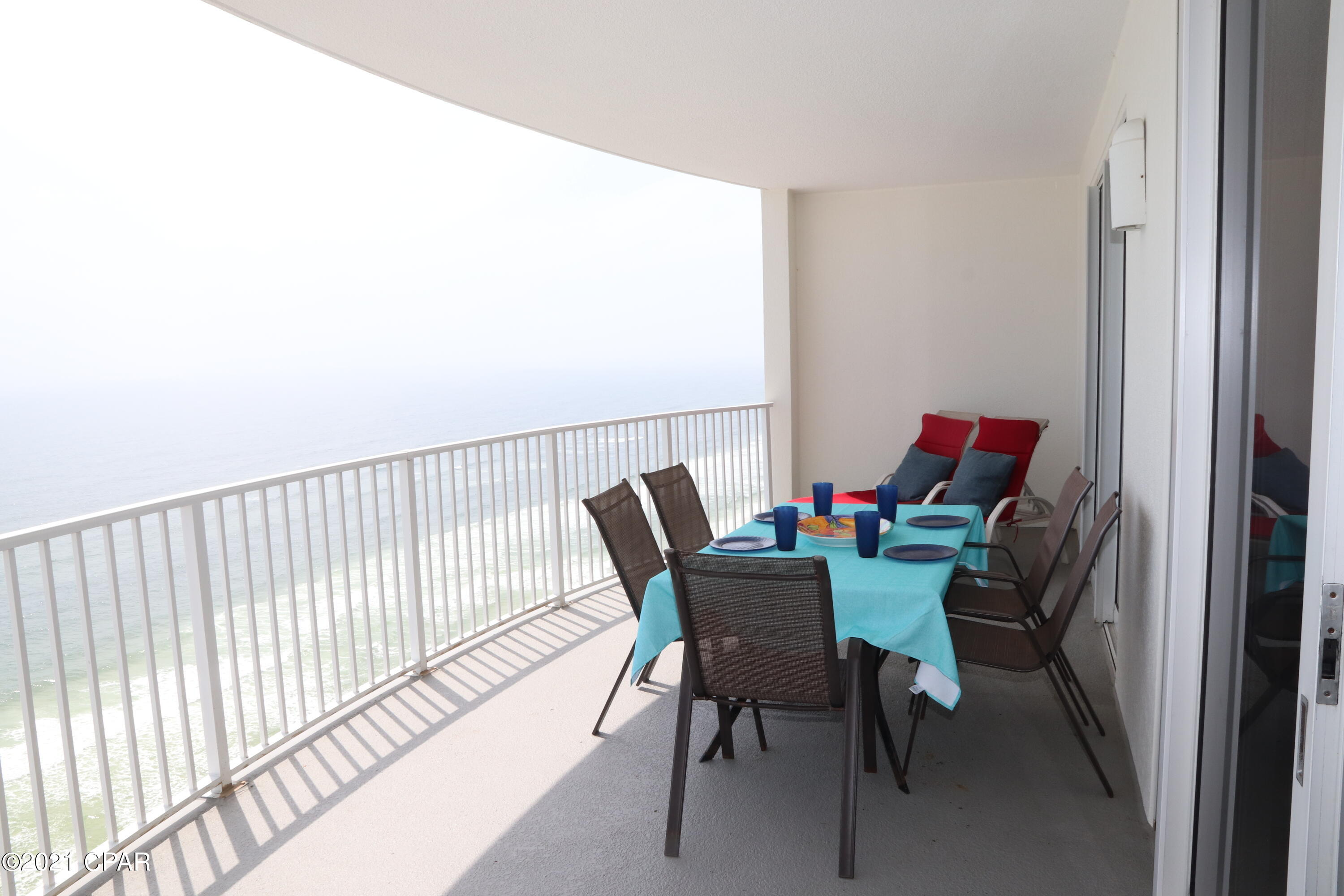 Twin Palms Resort - Residential