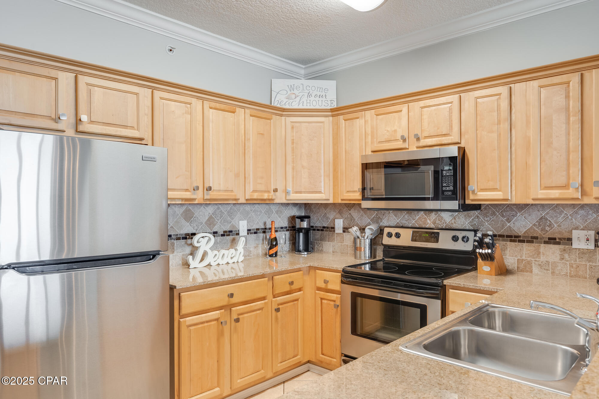 Tropic Winds - Residential