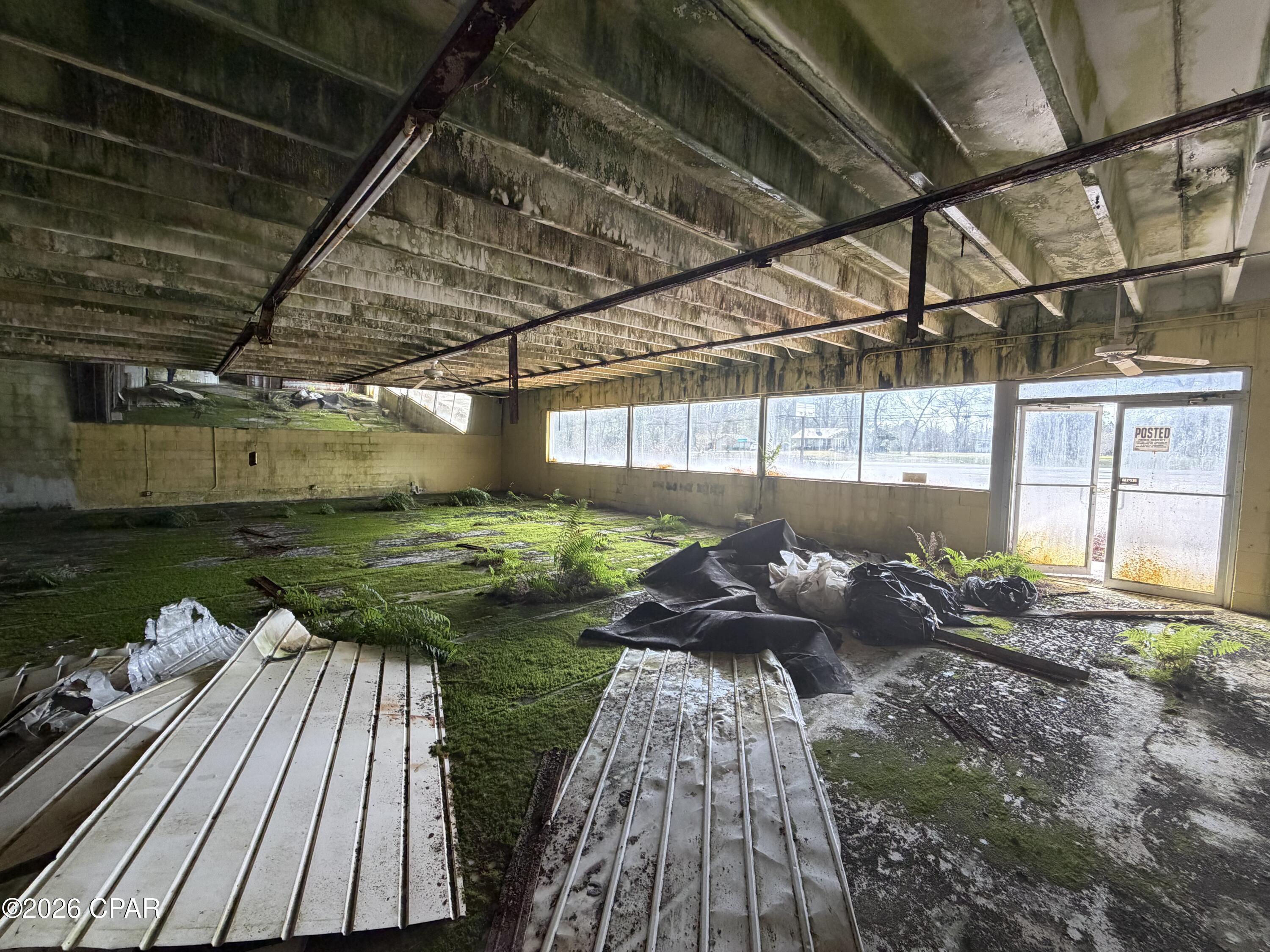 [No Recorded Subdiv] - Commercial Sale