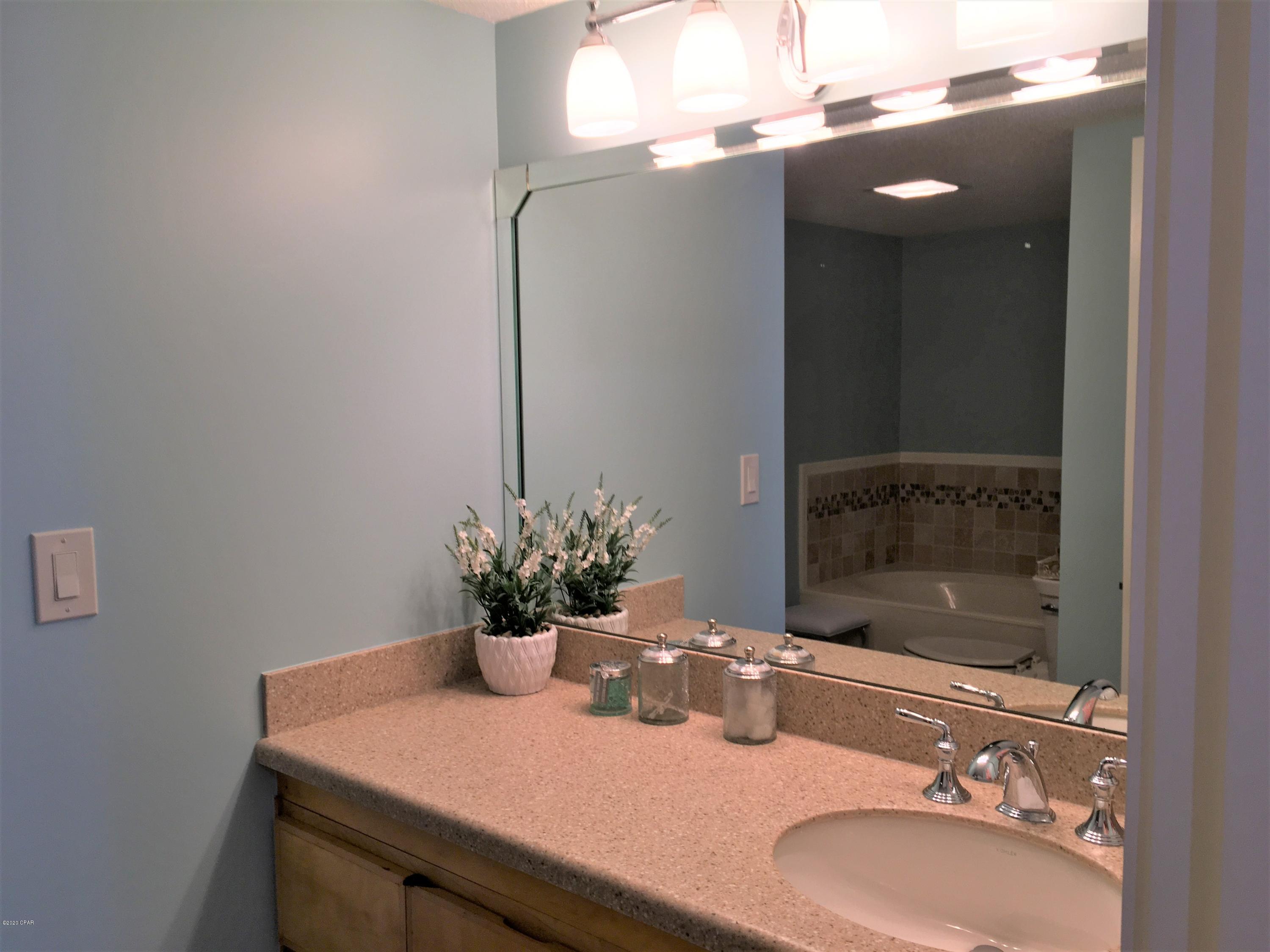 Lagoon Towers Phase I - Residential