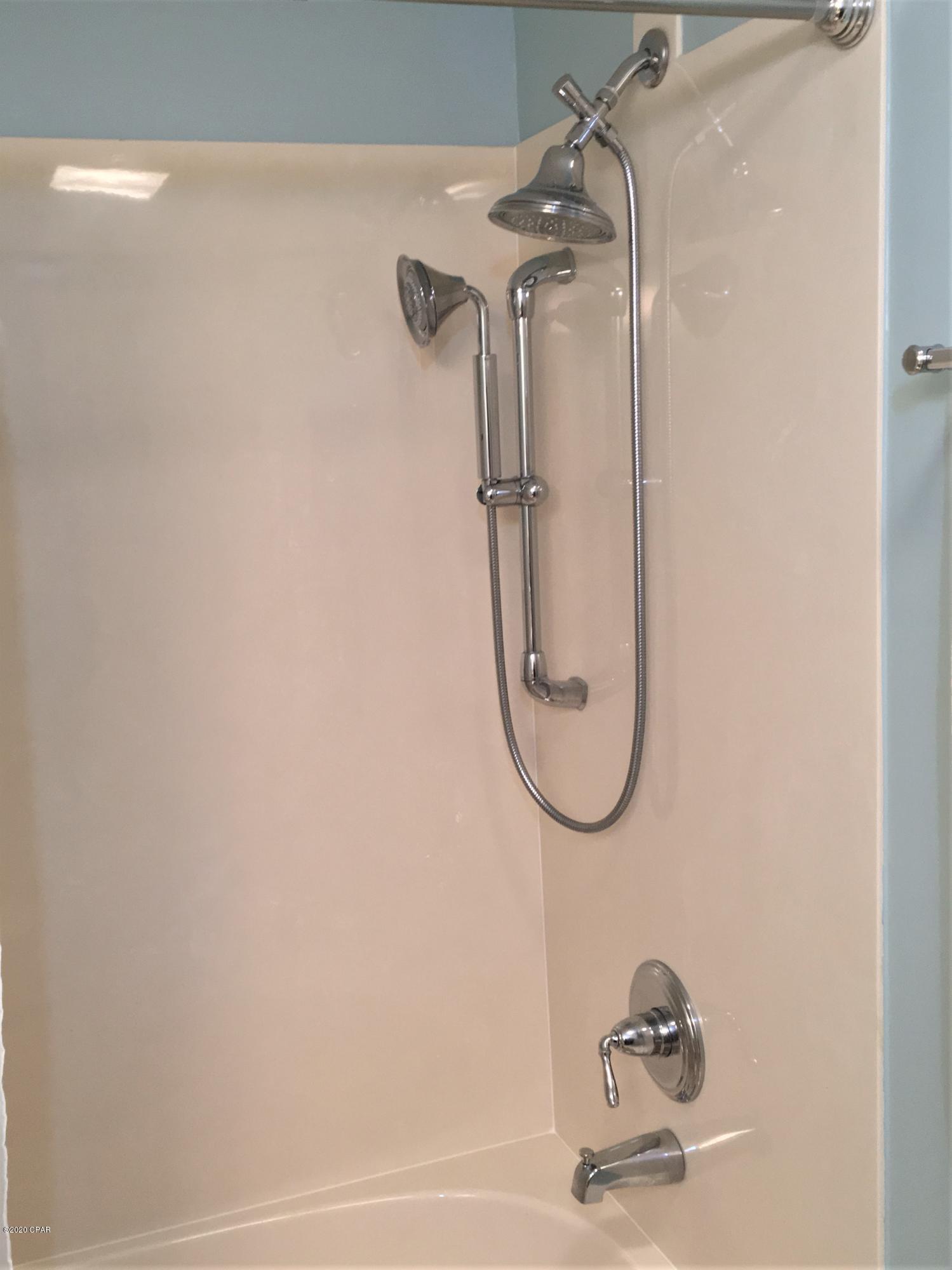 Lagoon Towers Phase I - Residential