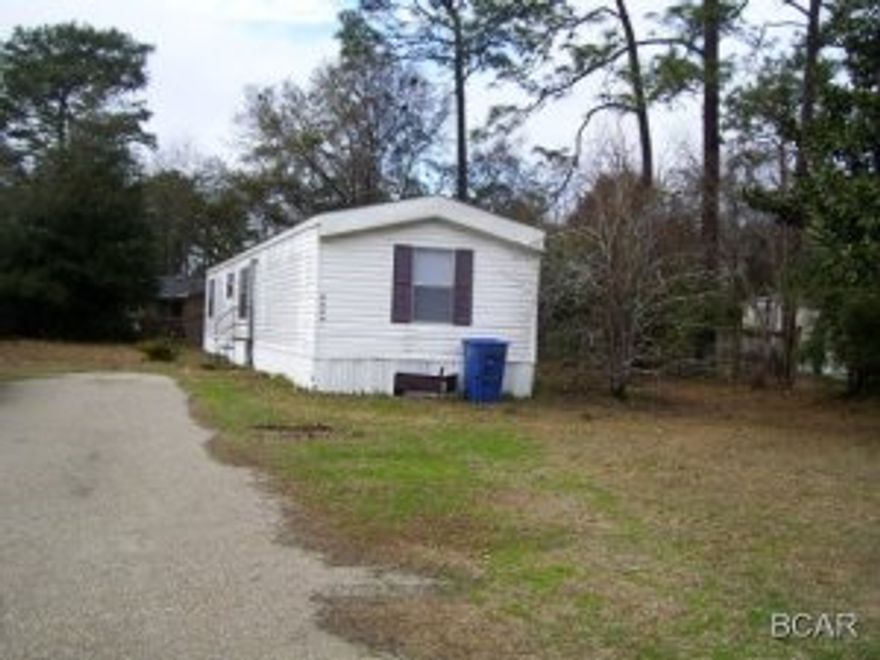 3 bedroom 2 bath home just off Transmitter Rd. Easy access to 15th St. and Hwy 231. Split bedroom plan with open living area. Pets Negotiable.