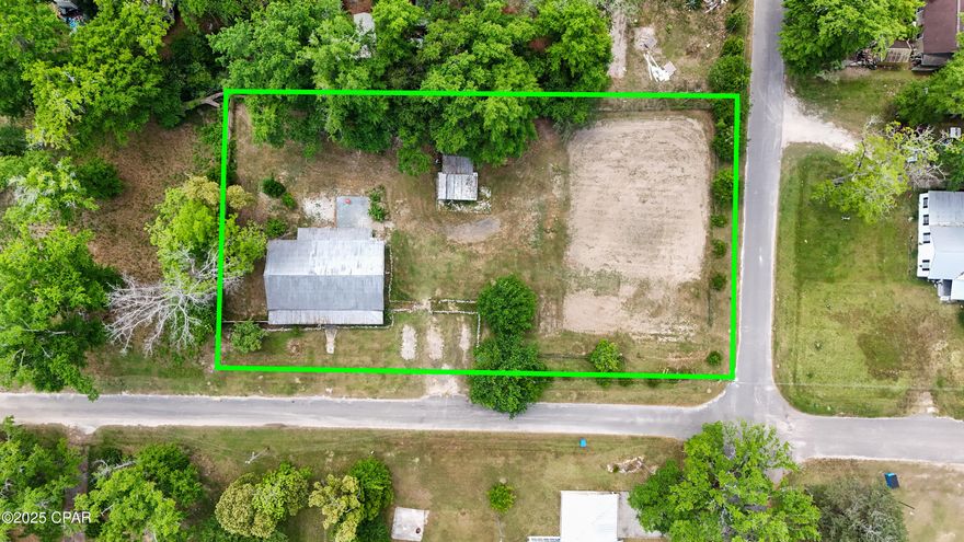 'CURRENTLY UNDER CONTRACT, SELLER WILL CONSIDER BACKUP OFFERS'
Investment Opportunity in a Prime Location!
This 4-bedroom, 1.5-bath home sits on a spacious 0.66-acre corner lot, just minutes from school and shopping—making it a prime location for future value. The kitchen was updated five years ago with granite countertops and new cabinetry, offering a solid start for a renovation project.
The property is on city water and sewer but also includes a shallow well perfect for a garden or landscaping. Enjoy the bonus of fruit trees and a 30 Amp hook-up with water access—great for RVs or future outdoor additions.
While the home does need some TLC, the potential is undeniable. Whether you're looking for a fixer-upper to call your own or a smart addition to your investment portfolio, this property is a must-see!
Bring your vision and make it shine!