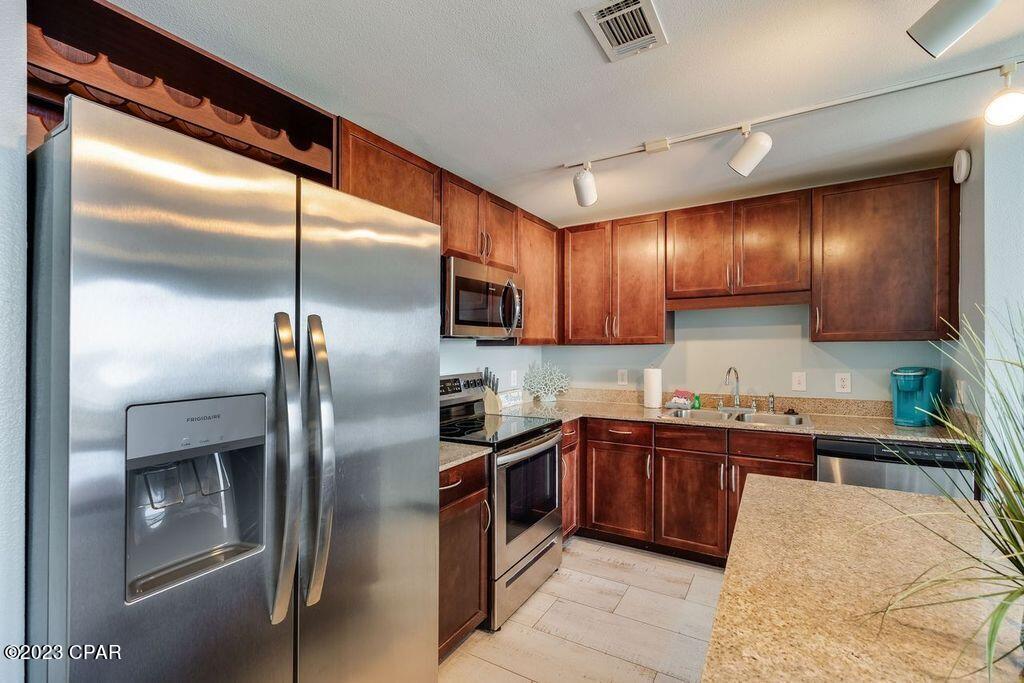 Laketown Wharf - Residential