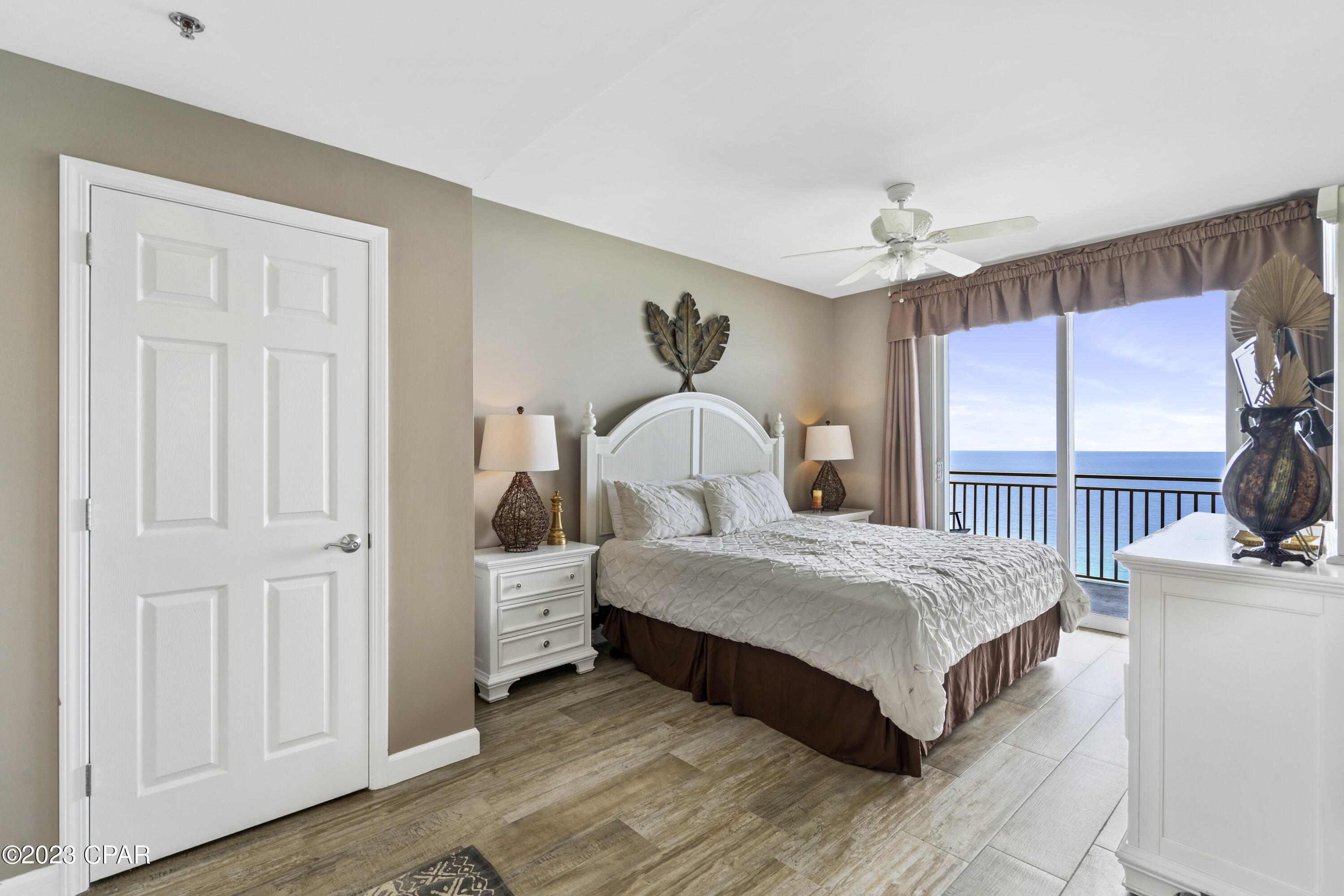 Splash Condo - Residential