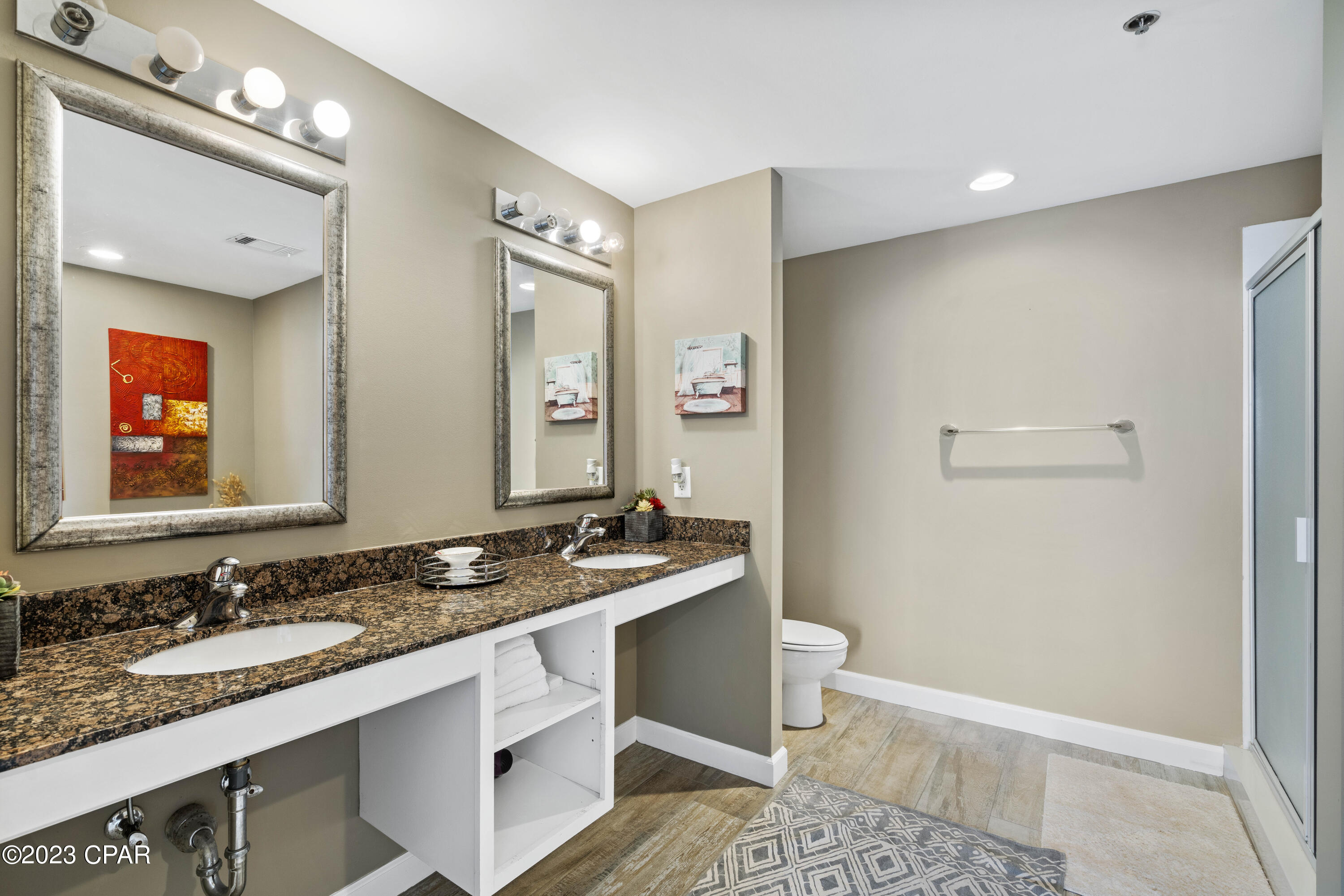 Splash Condo - Residential