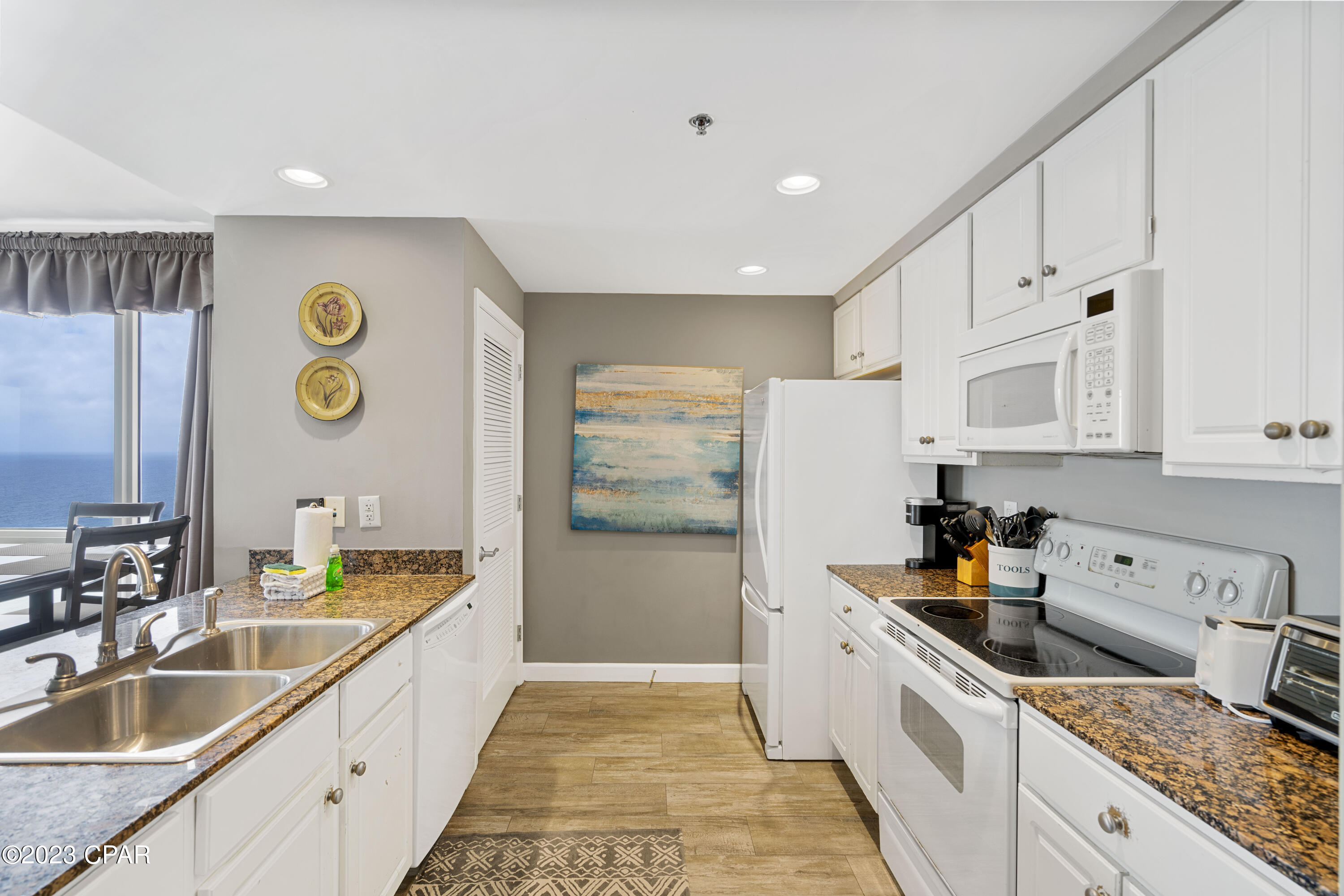 Splash Condo - Residential