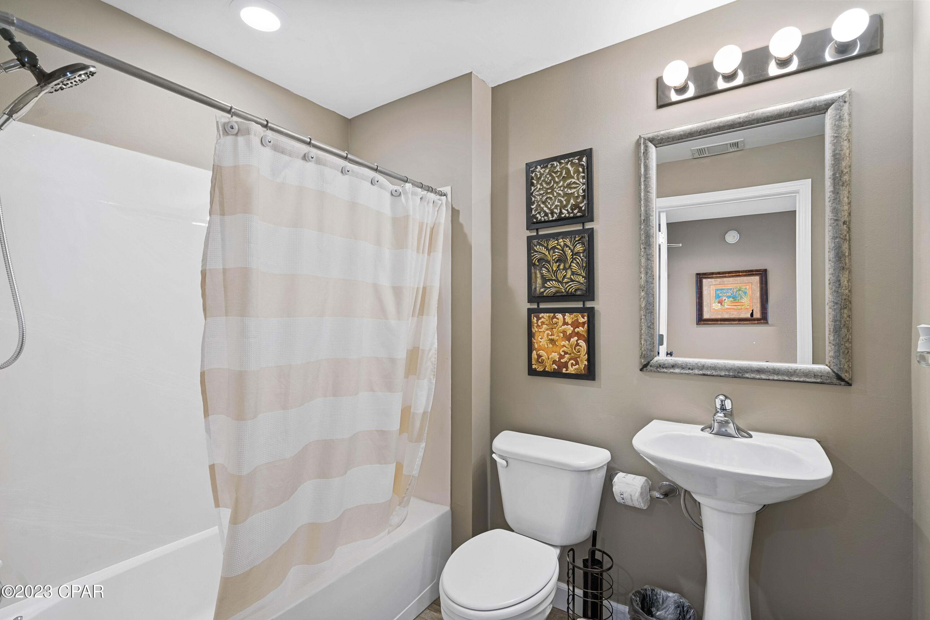 Splash Condo - Residential