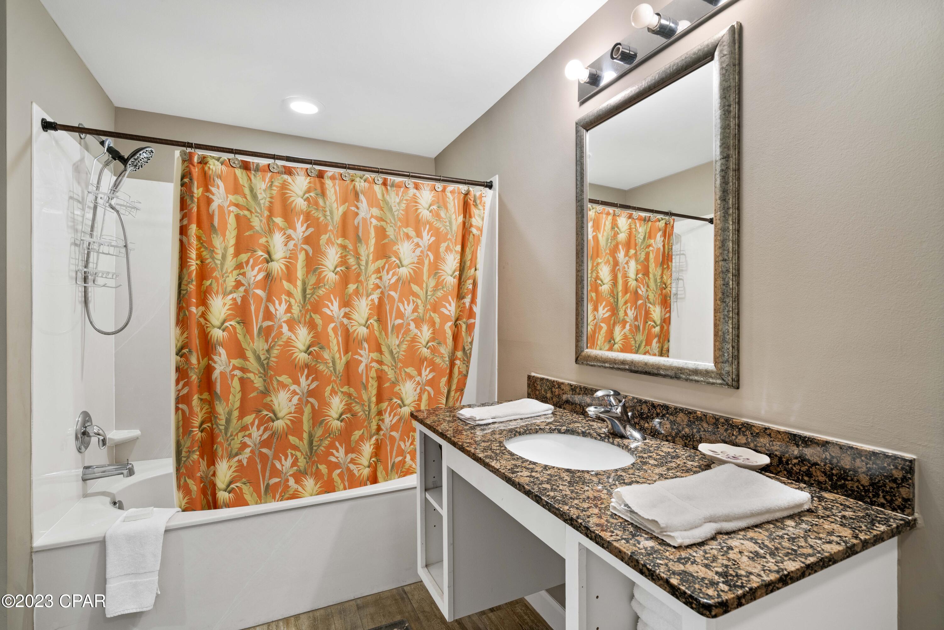 Splash Condo - Residential