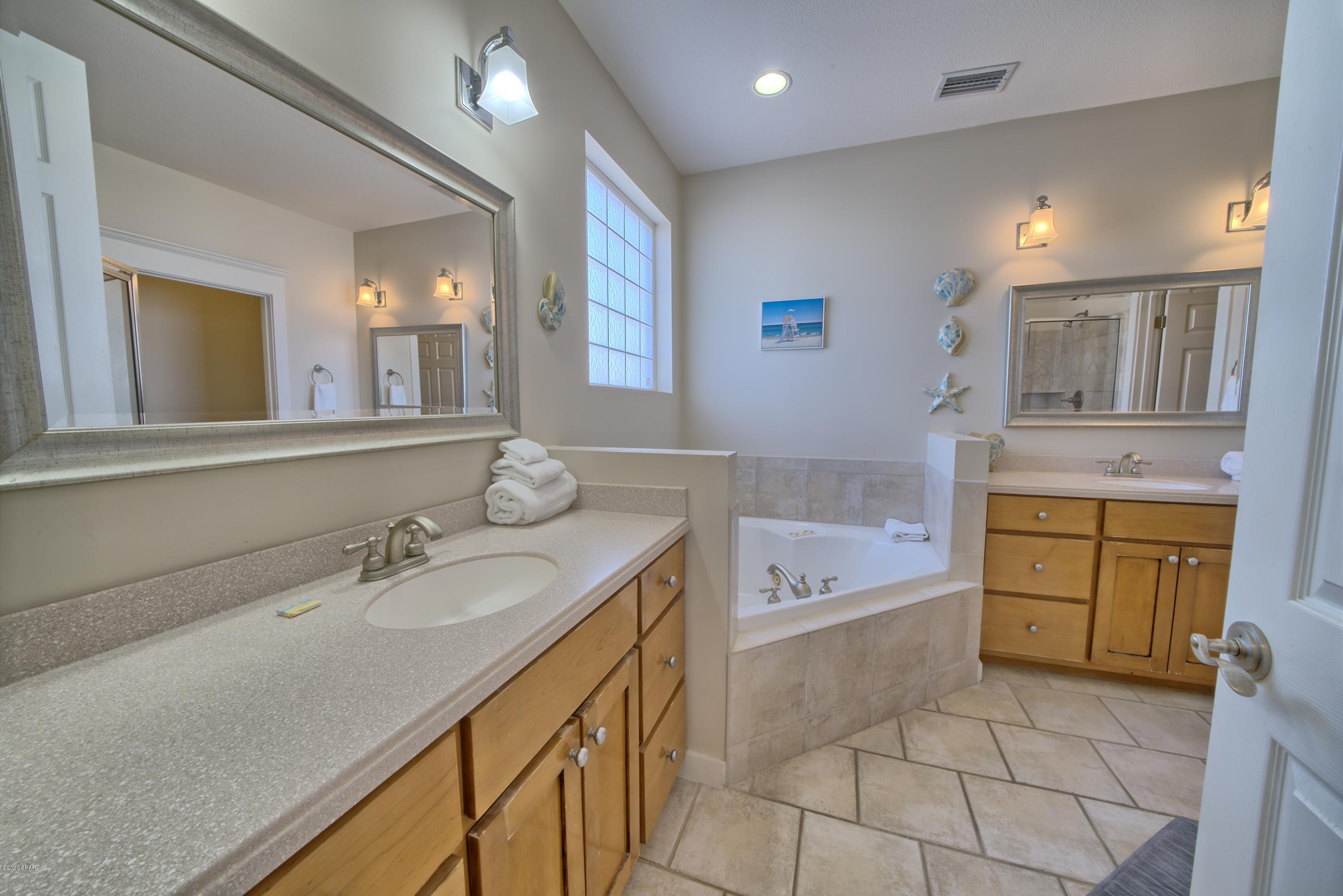 La Valencia Beach Resort - Residential