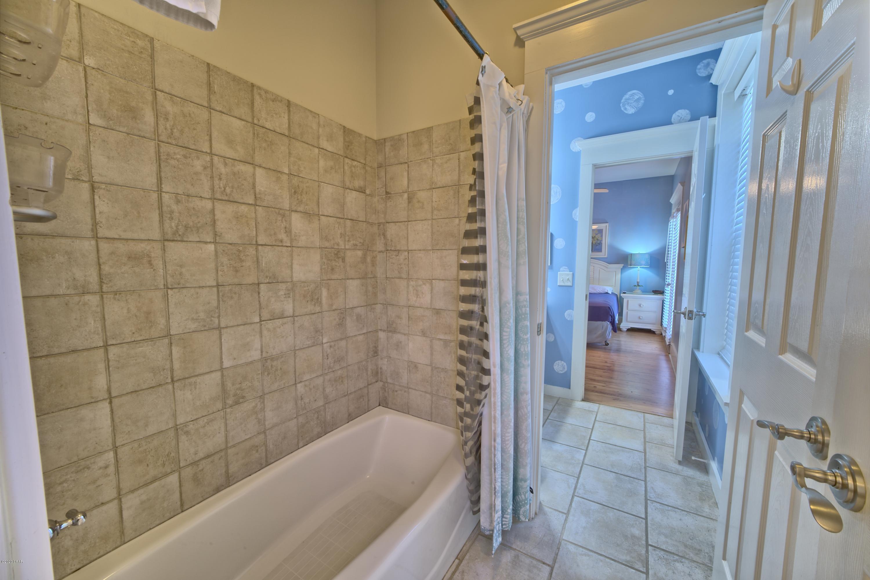 La Valencia Beach Resort - Residential