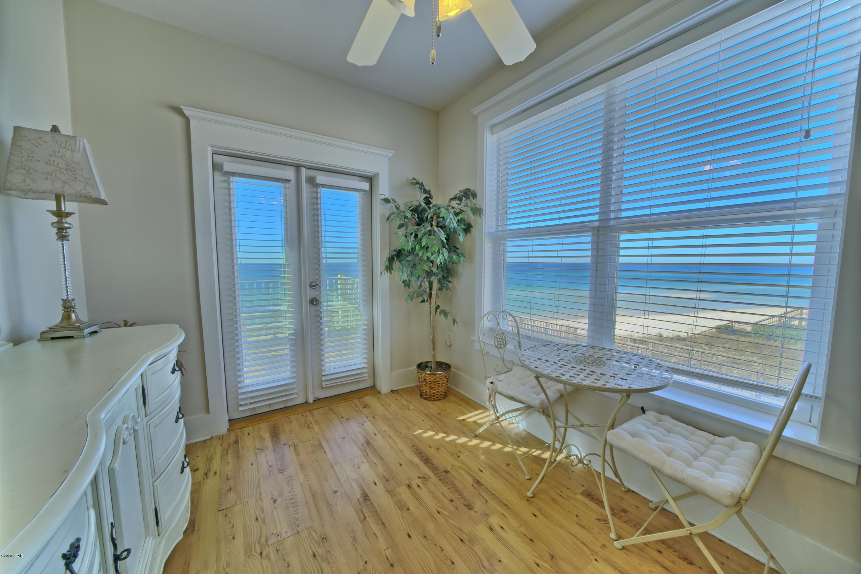 La Valencia Beach Resort - Residential