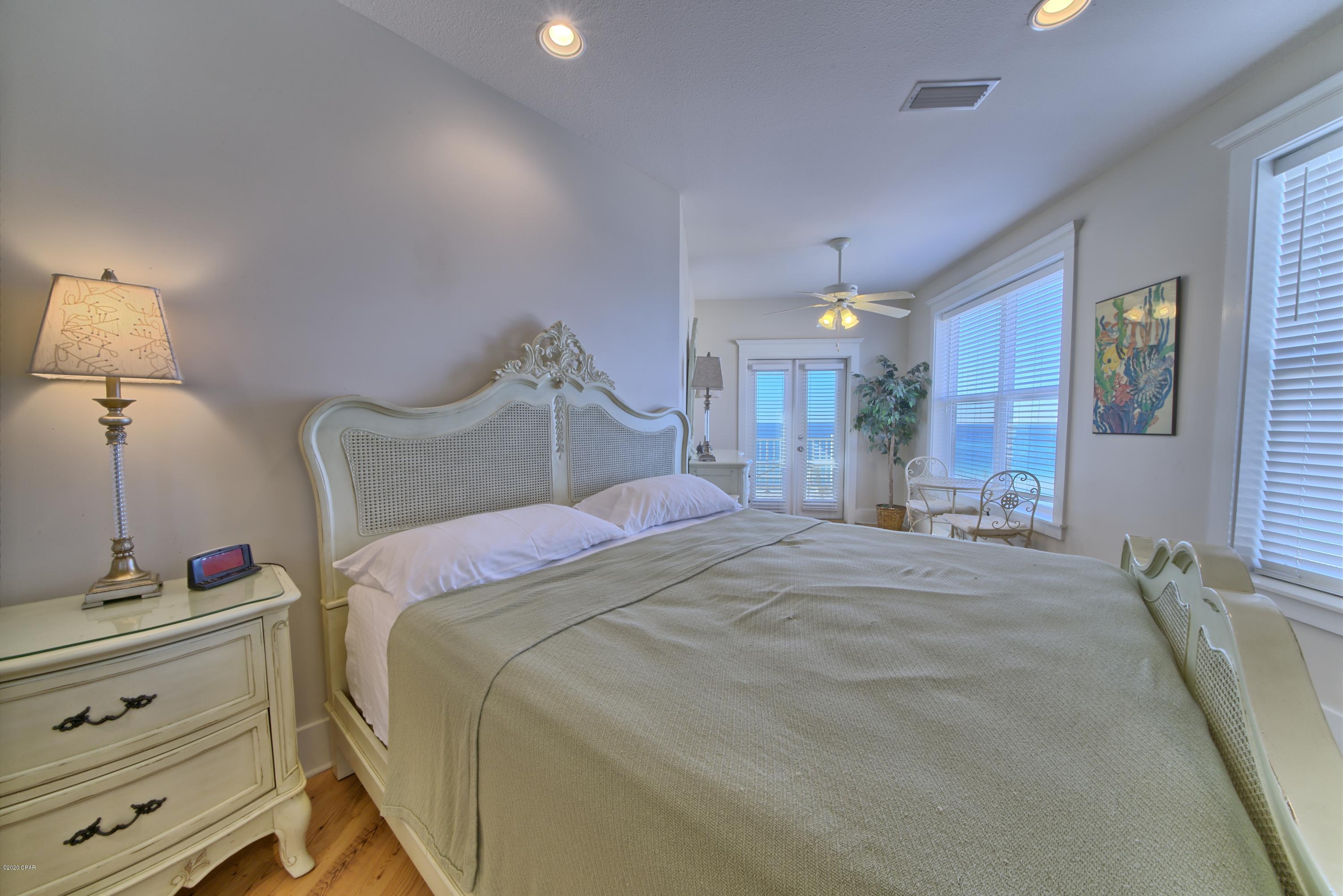 La Valencia Beach Resort - Residential