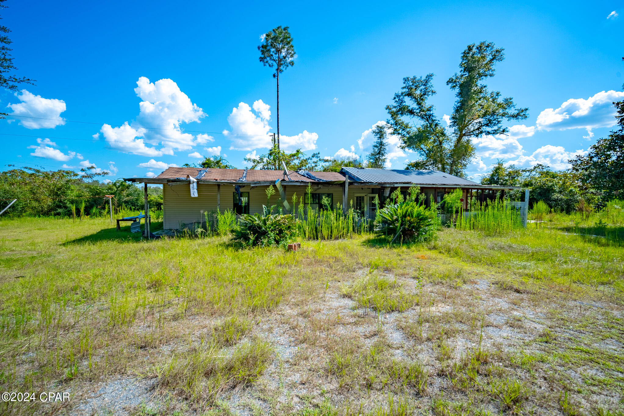 Compass Lake In The Hills - Land