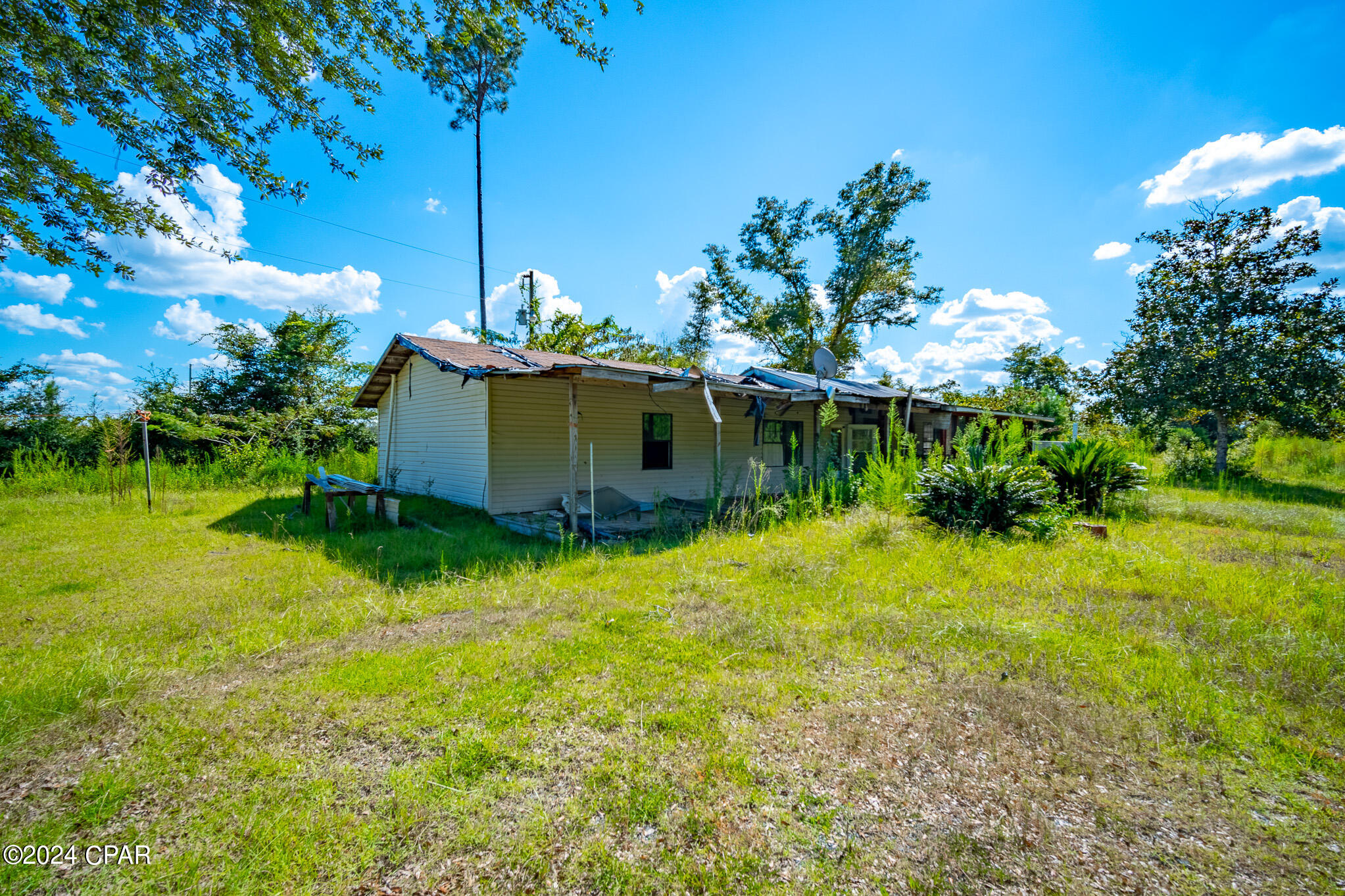 Compass Lake In The Hills - Land
