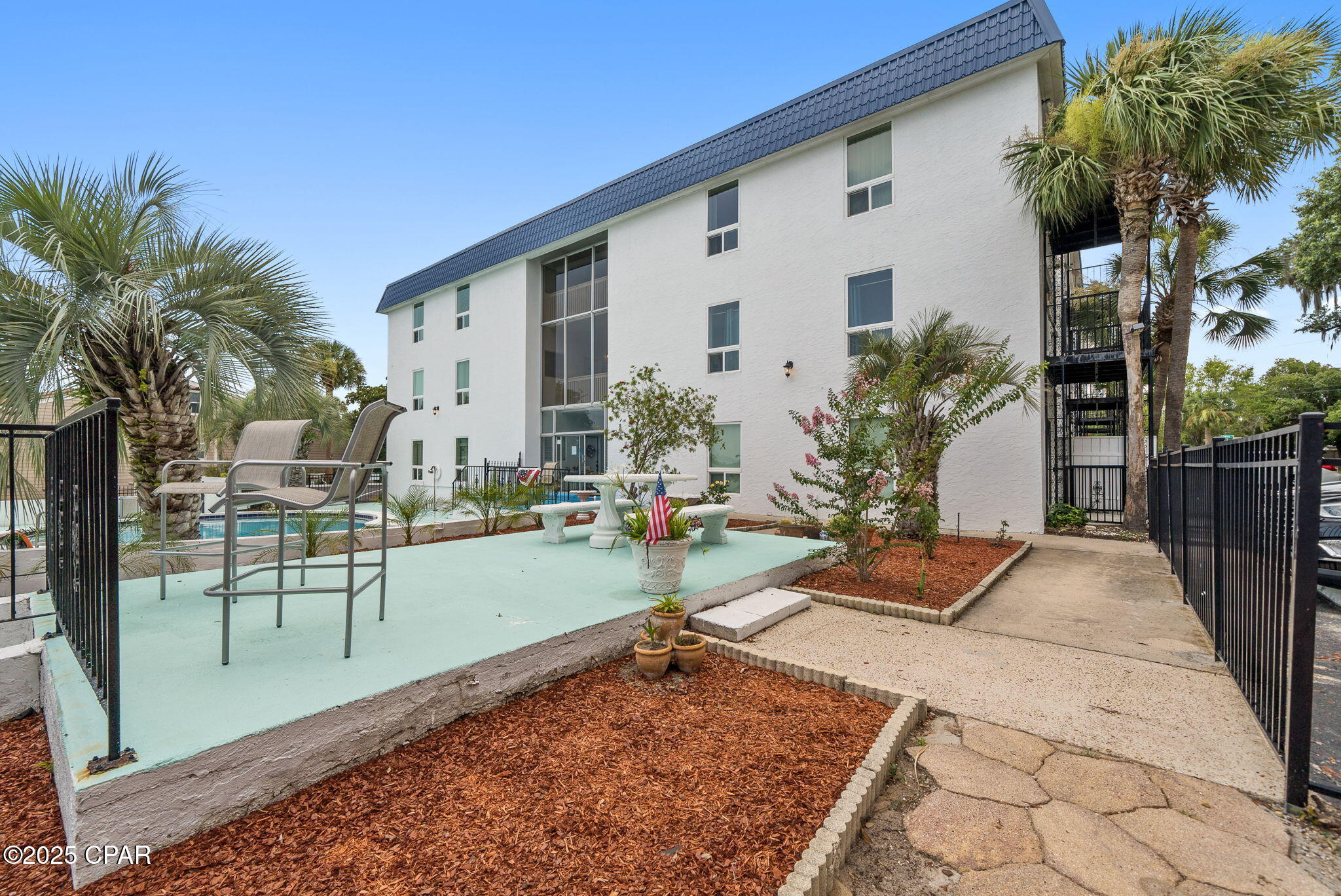 Bay Club Condo Ph 1 - Residential