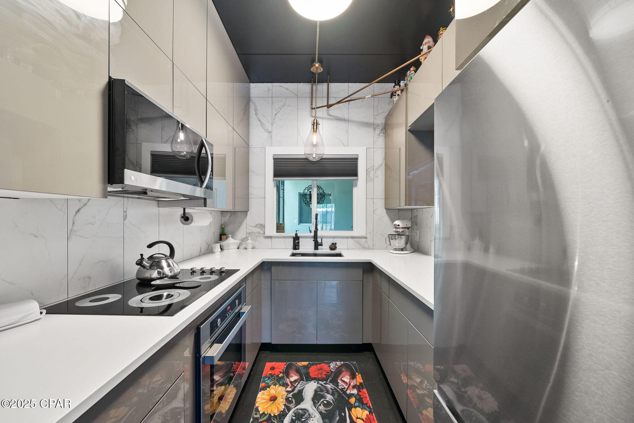 Bay Club Condo Ph 1 - Residential