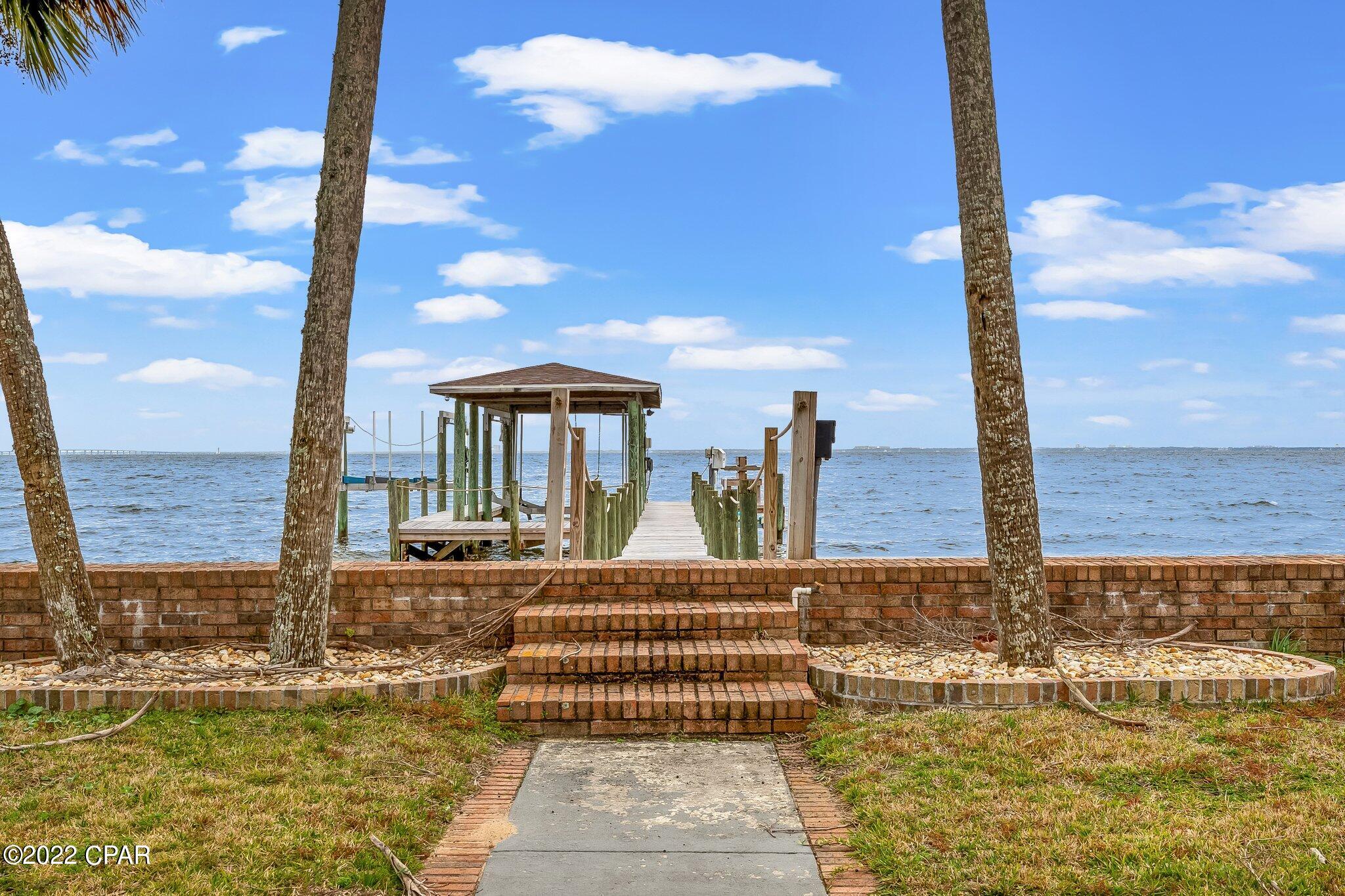 Dolphin Point - Residential