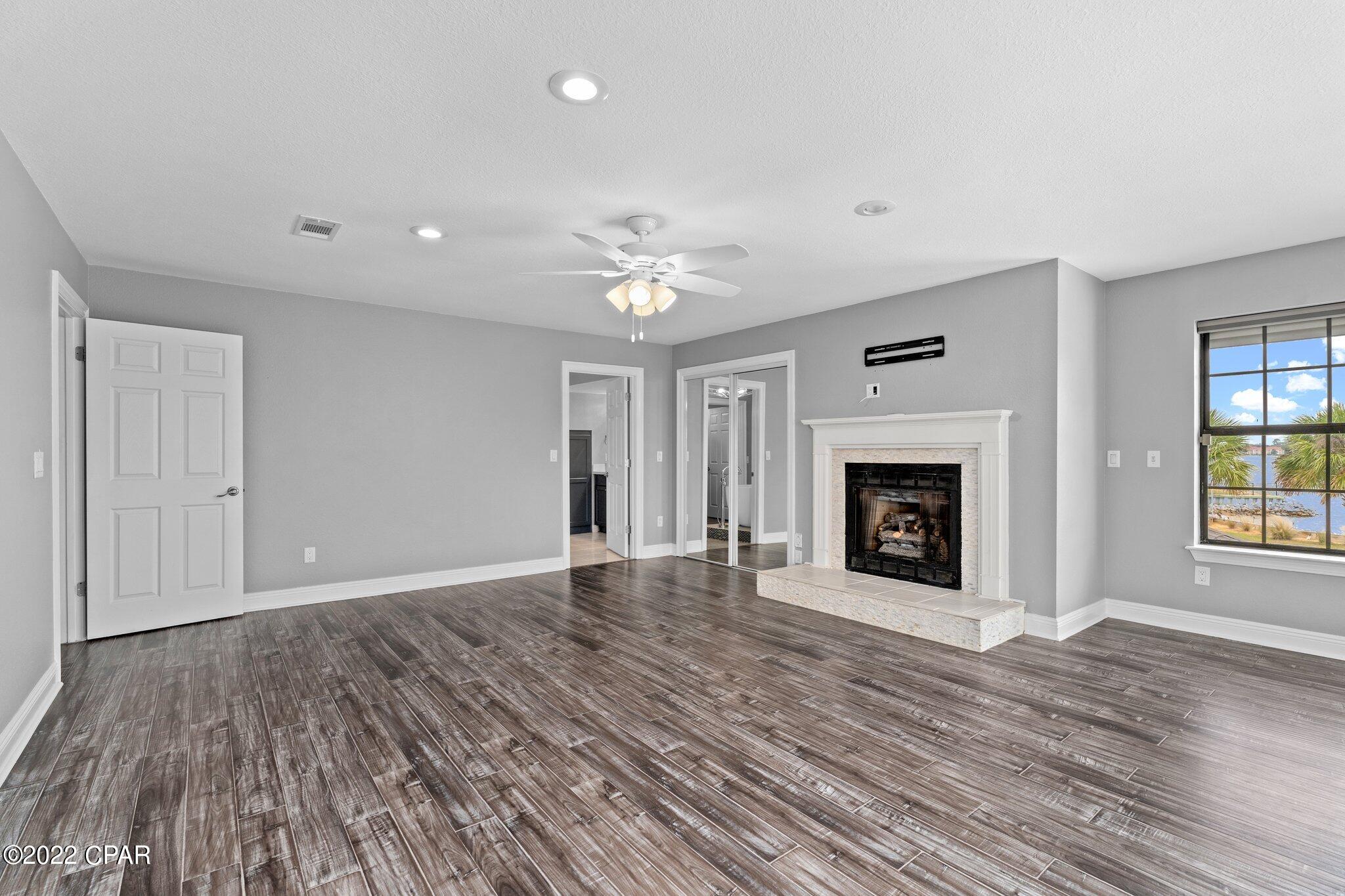 Dolphin Point - Residential