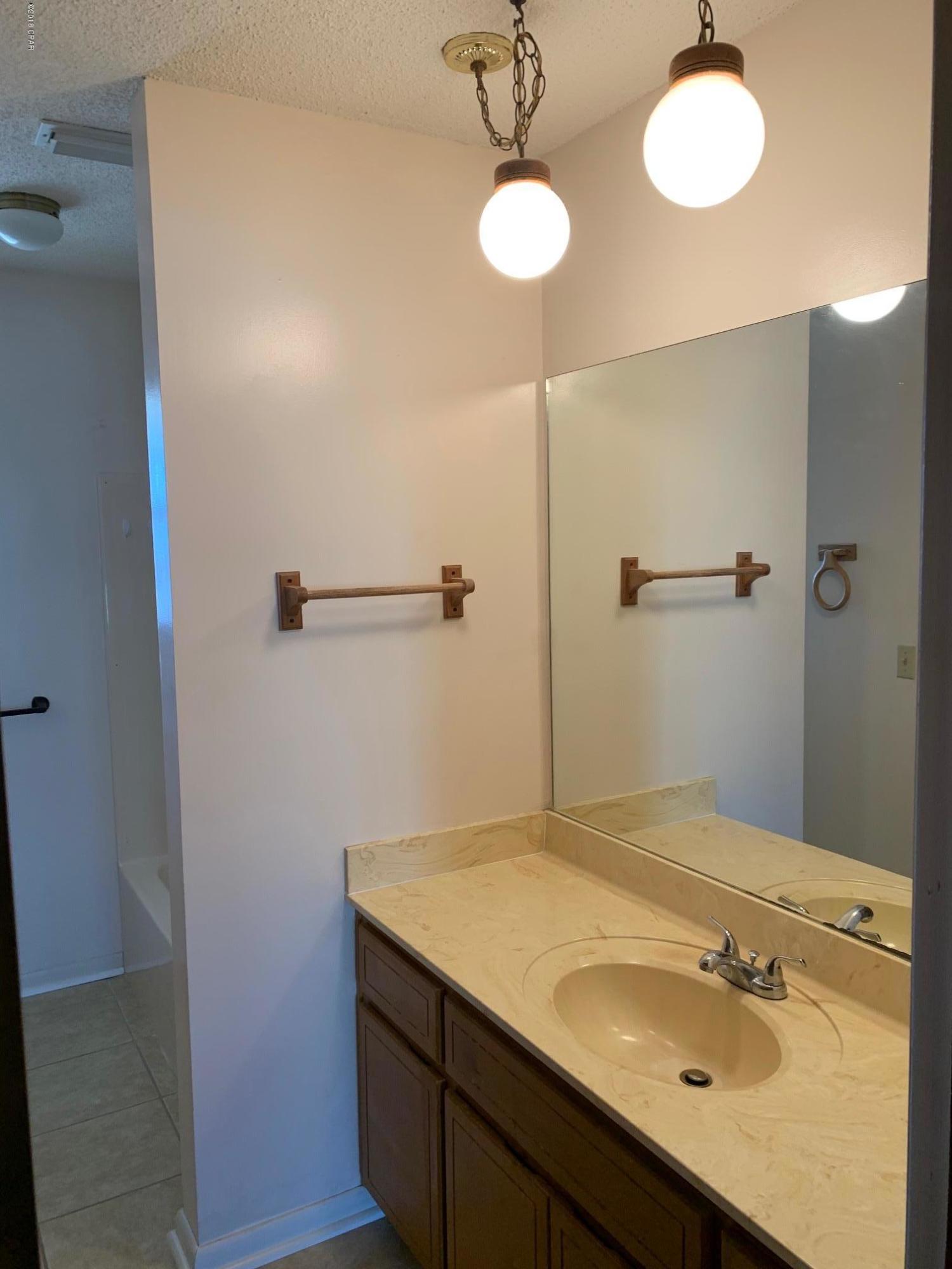 Laguna Beach 2nd Add - Residential Lease