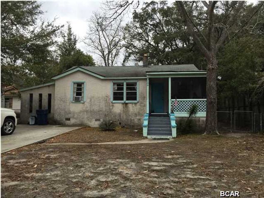 Check out this fixer upper at an unbelievable price! Looking for a weekend project, or a great rehab project? This home is the one for you! Call today for your private showing. This house is across the street from the water and has a great view. Up to 5 or 6 bedrooms and 3-4 baths. It is a great investment property. Sold ''As Is''