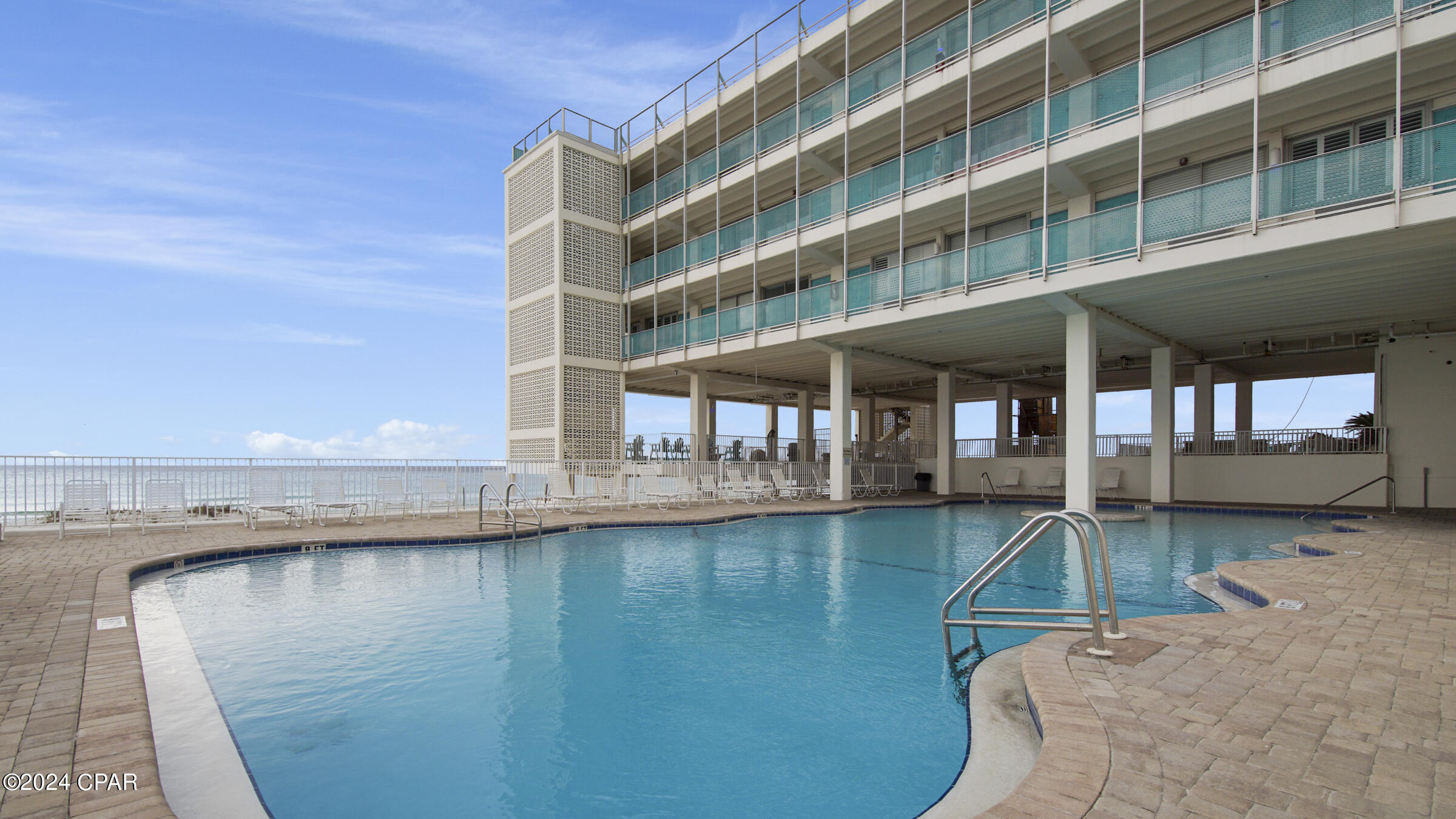 Fontainebleau Terrace - Residential