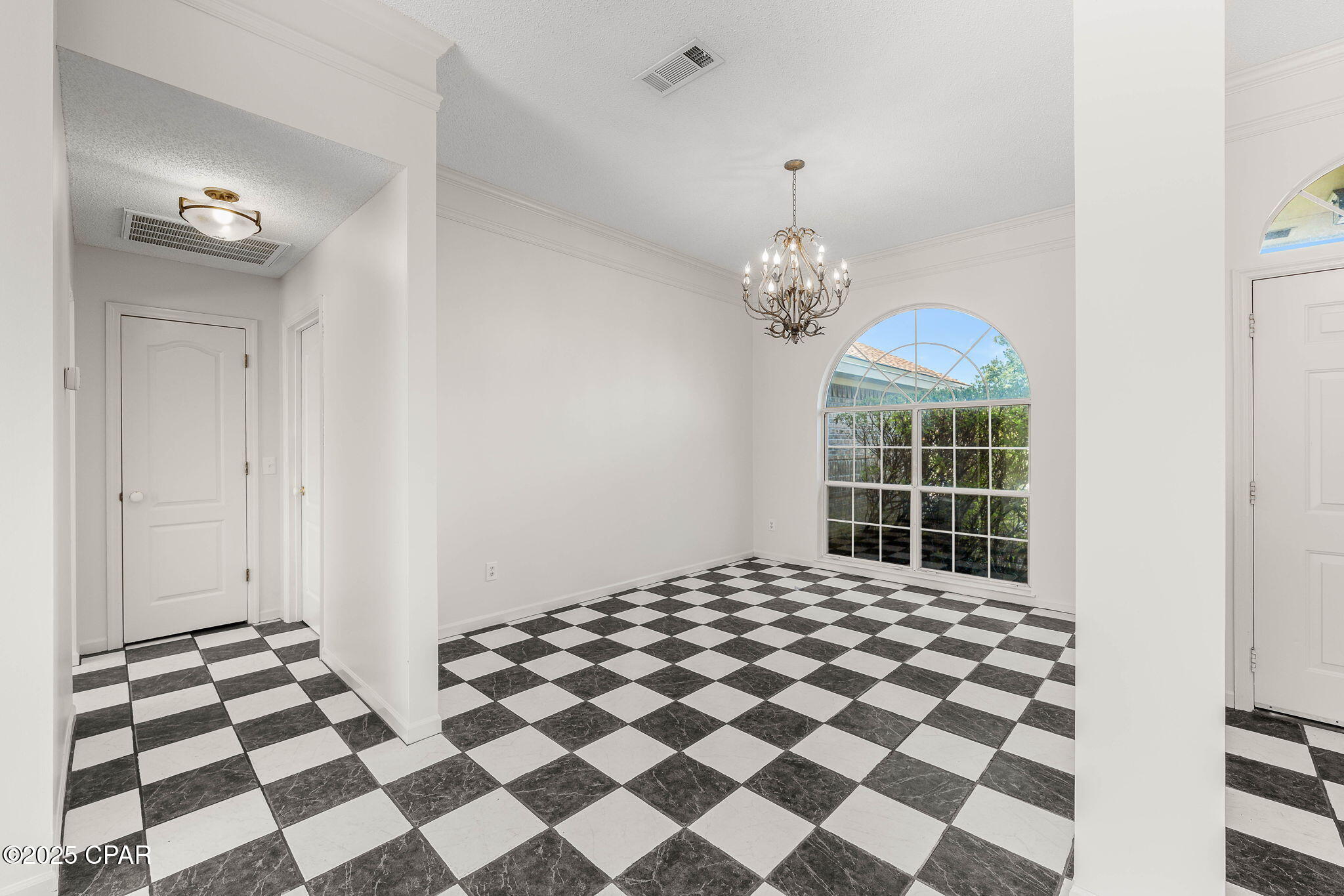 Colonial Est. - Residential