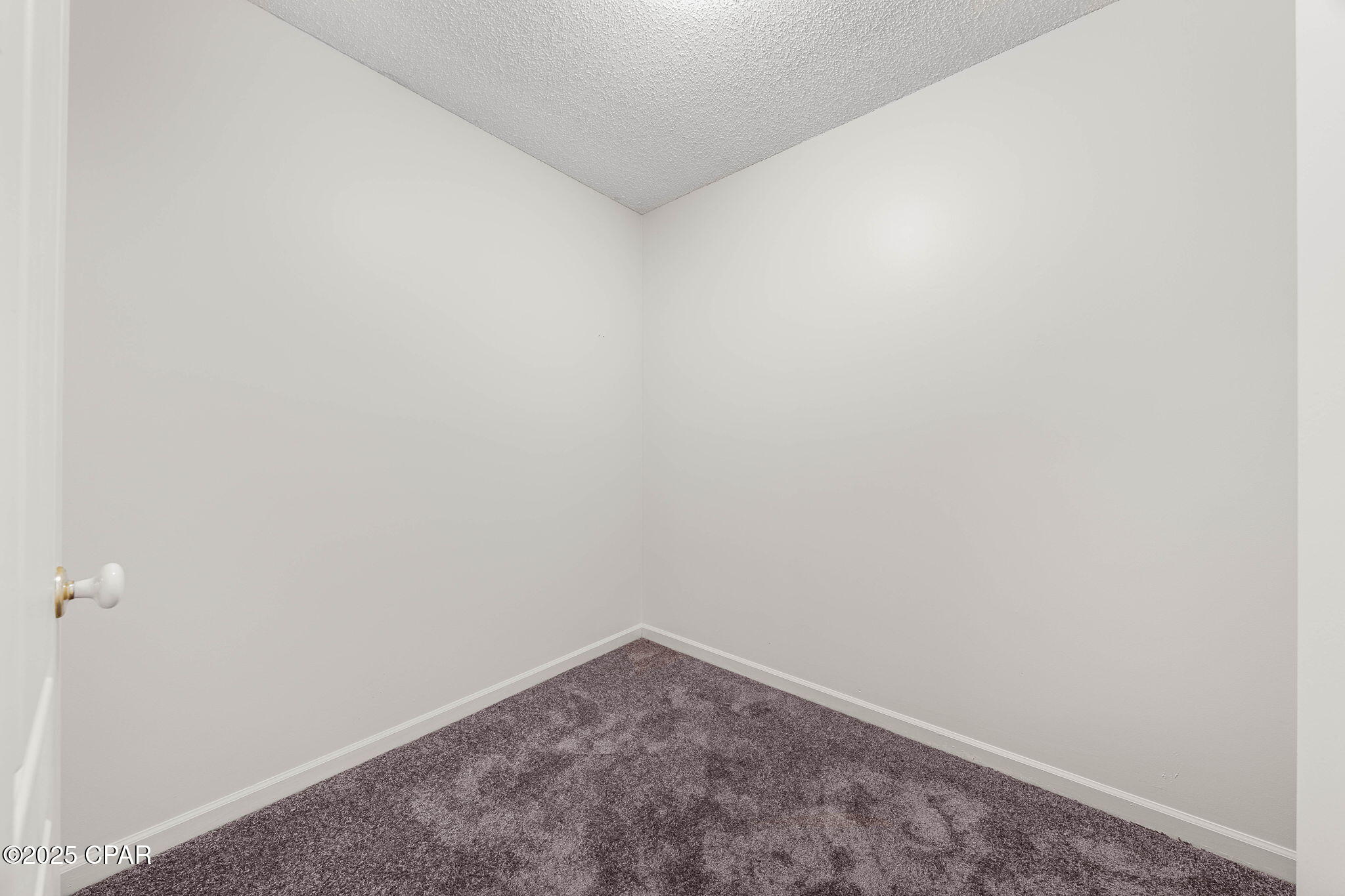 Colonial Est. - Residential