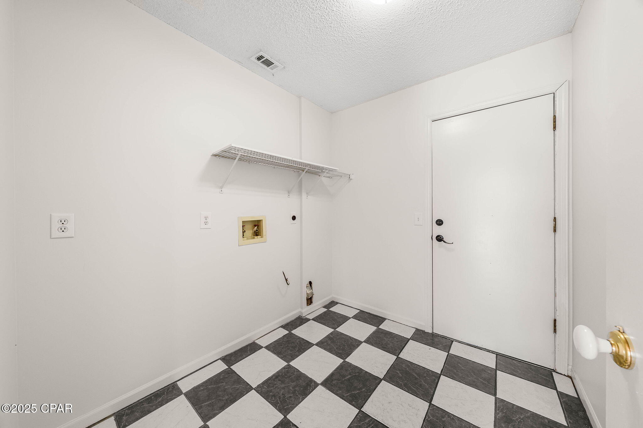 Colonial Est. - Residential