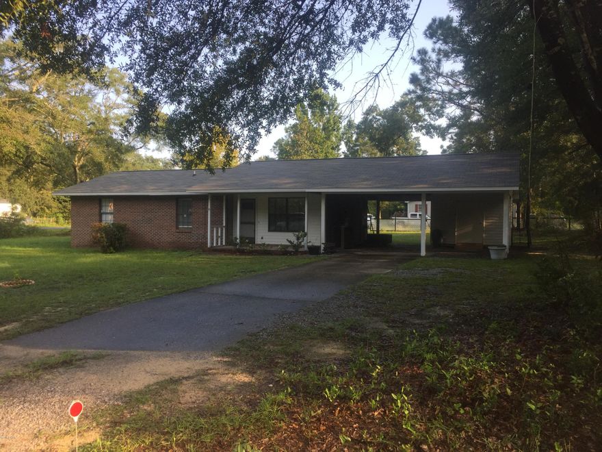 NICE WELL MAINTAINED BRICK HOME IN A QUIET NEIGHBORHOOD. 3 BEDROOM 1-1/2 BATH. LARGE CORNER LOT (150X150). NEW REFRIGERATOR,STOVE AND MICROWAVE INSTALLED IN 2016.CARPORT ADDED AND NEW ROOF INSTALLED IN 2012. THE MAIN BATH WAS UPDATED THIS YEAR AND THE INTERIOR OF THE HOME WAS RECENTLY PAINTED. A 11X8 STORAGE BUILDING /WORKSHOP WAS JUST ADDED UNDER THE CARPORT. LOW MONTHLY UTILITY COST. COUNTRY LIVING YET CLOSE TO TOWN. CALL TODAY TO SEE THIS PROPERTY.