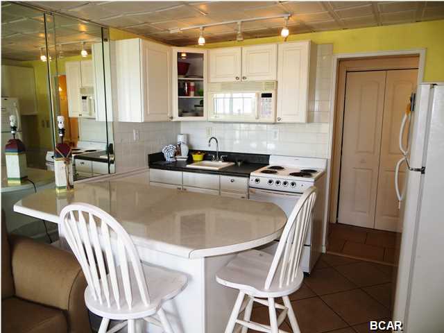 Fontainebleau Terrace - Residential