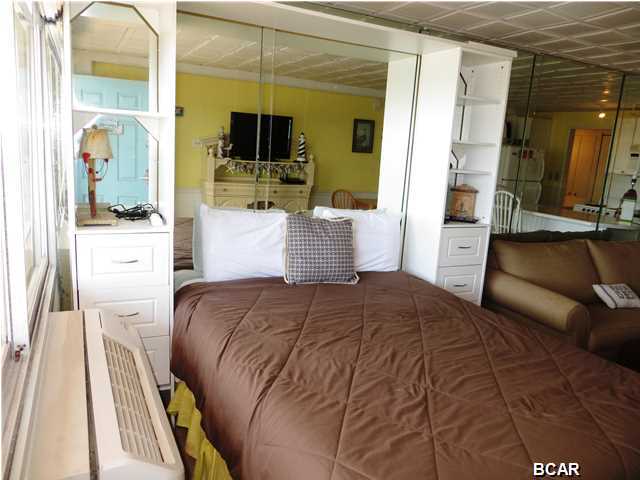 Fontainebleau Terrace - Residential