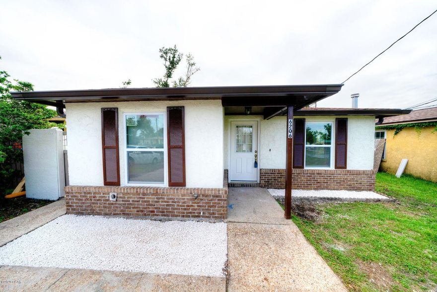 Turn key ready! Three bedroom, two bath home near TAFB.  New roof, lots of interior updates such as all new tile, lighting, kitchen cabinets, and countertops! Stainless appliances, granite countertops on the kitchen island, and more.   Big fenced yard with a new gate across the back alleyway.  Back alleyway access perfect for boat parking. Near, schools, shopping and more.