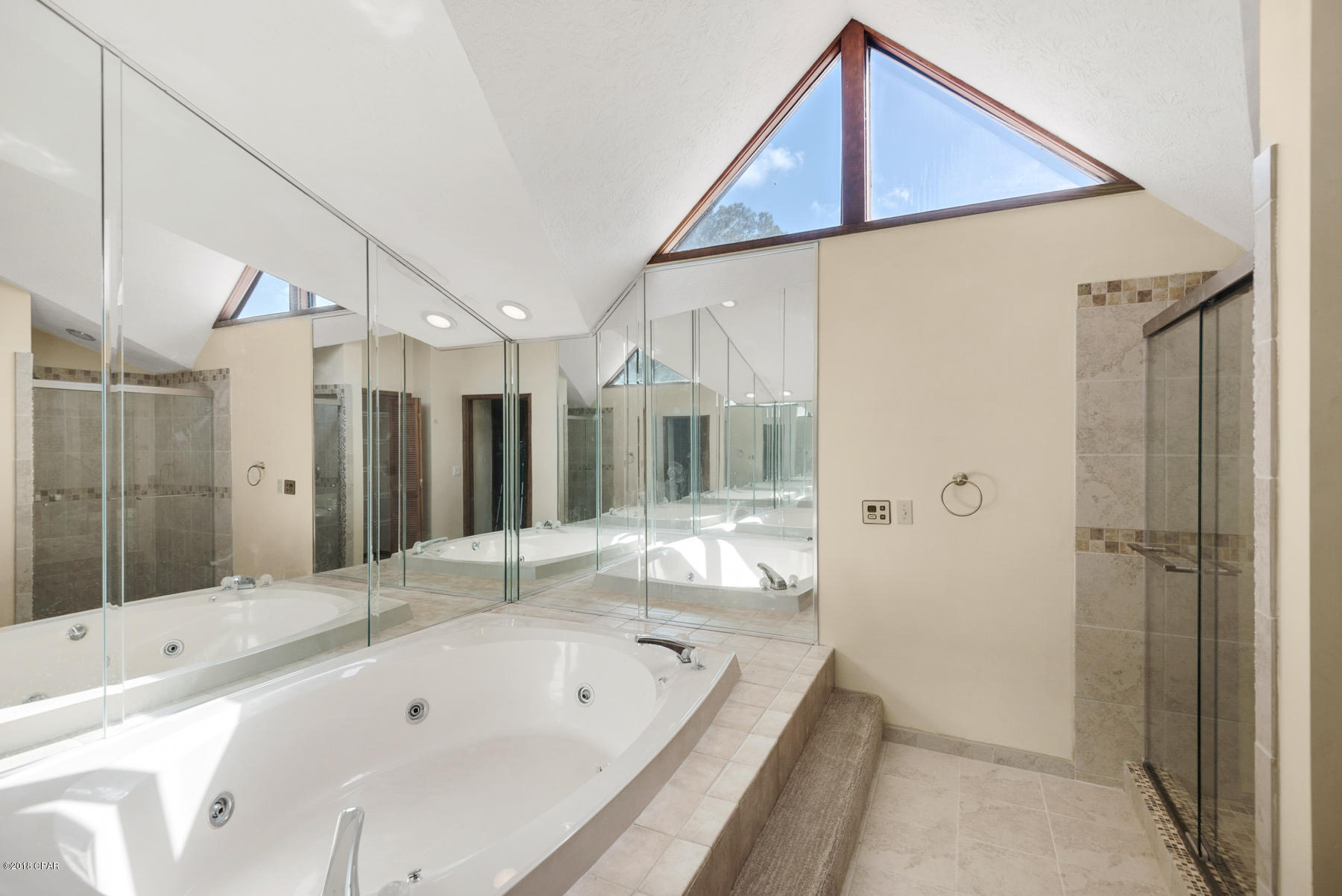 Tropical Bay - Residential