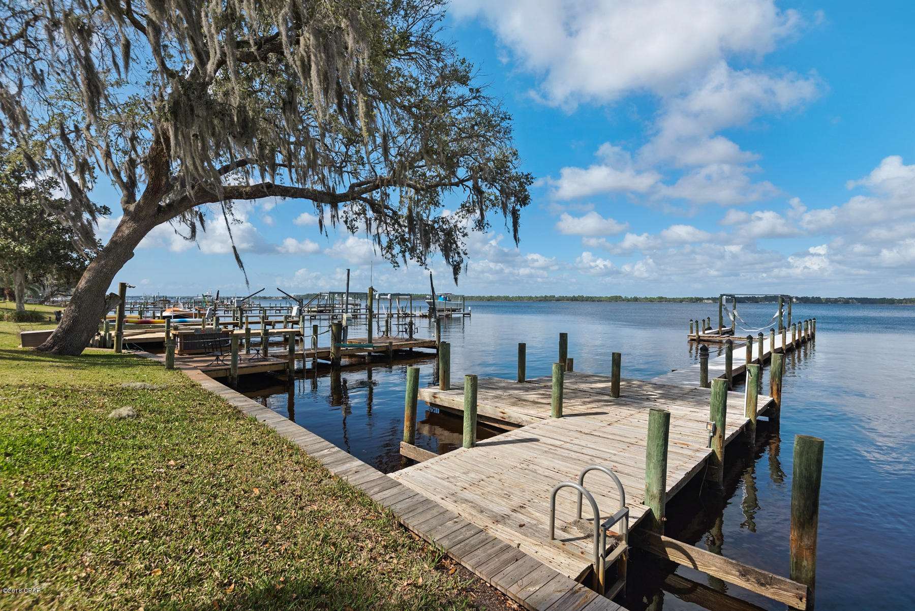 Tropical Bay - Residential
