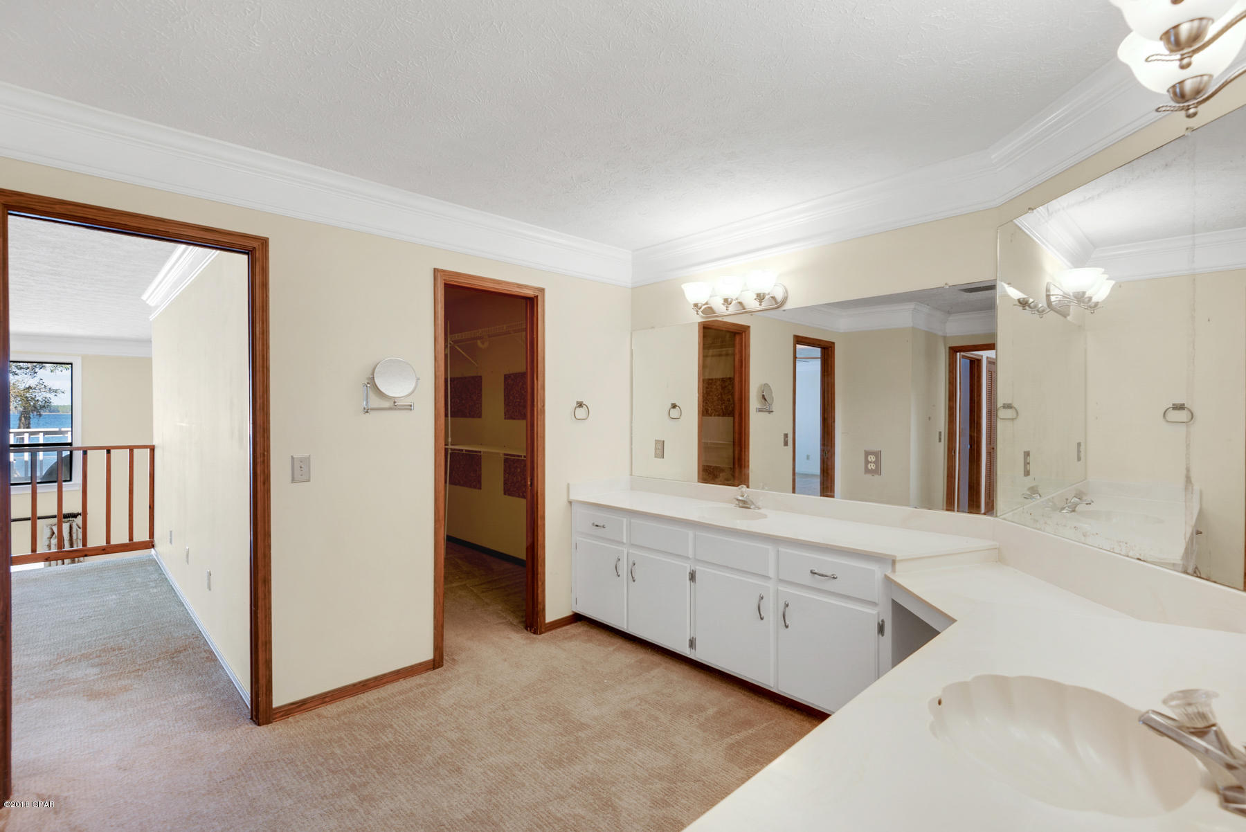 Tropical Bay - Residential