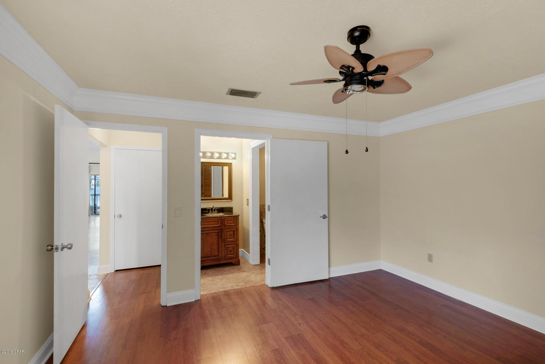 Tropical Bay - Residential