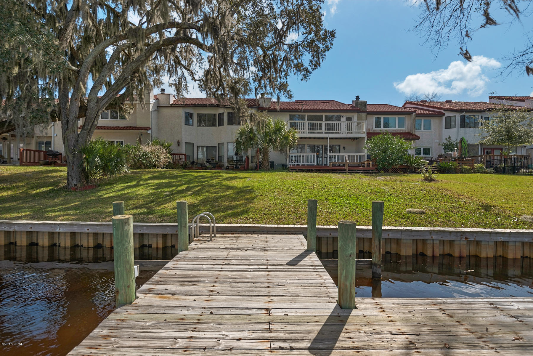 Tropical Bay - Residential