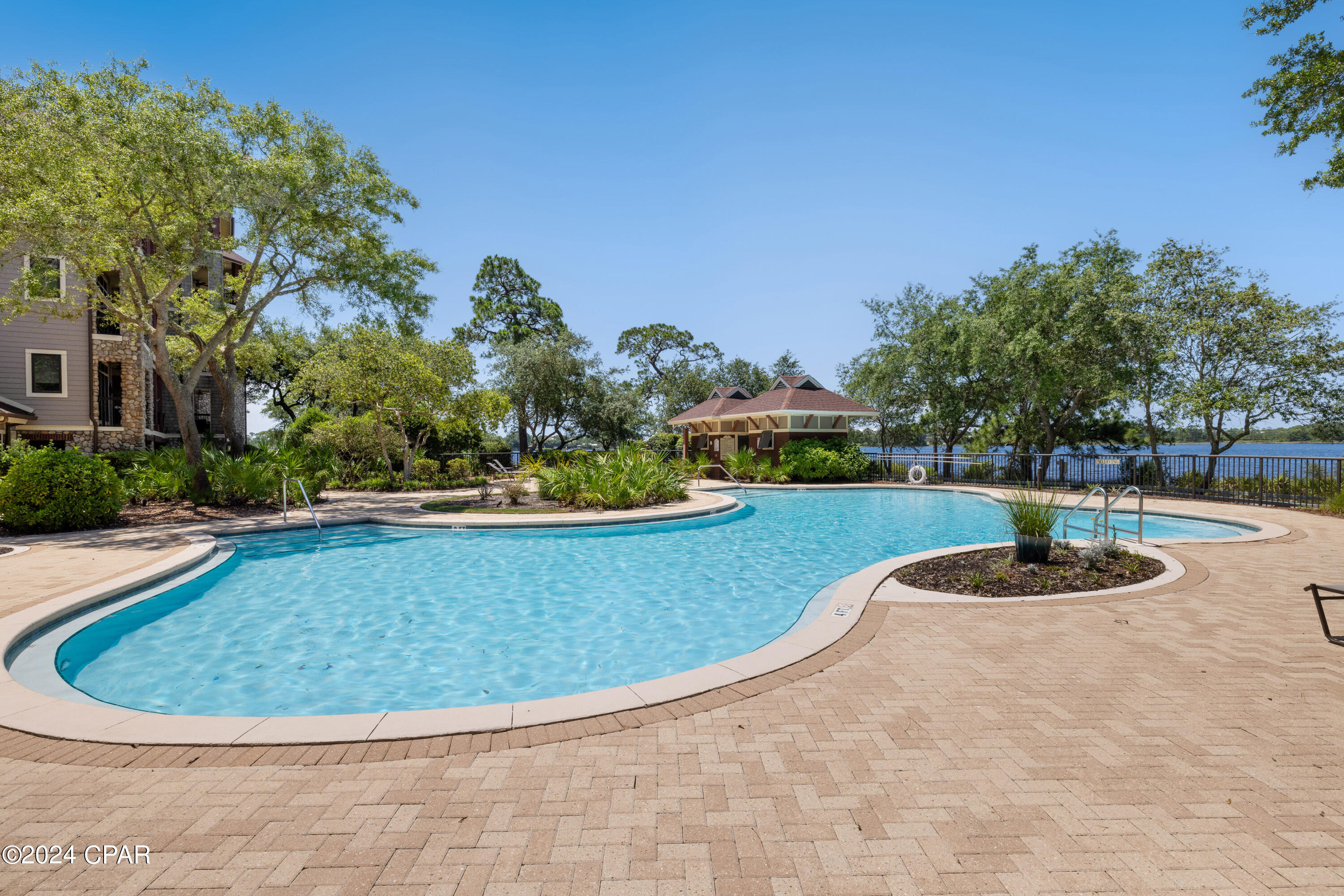 Lakeside Lodge At Prospect Pt - Residential