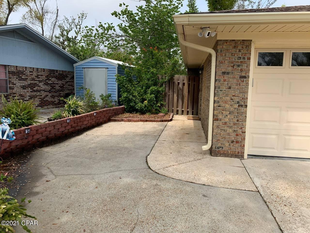 Imperial Oaks - Residential
