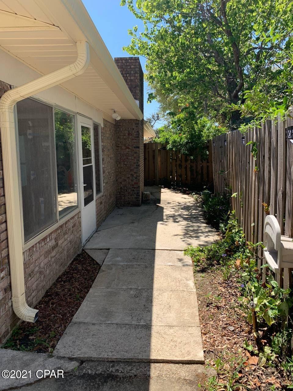 Imperial Oaks - Residential