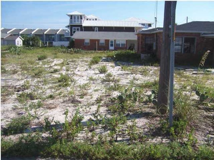 Unobstructed view of the Gulf! Zoned Seasonal Resort. This is also an ideal lot for a multi family or single family home with the perfect unobstructed gulf view directly across the street. The lots on the Gulf are now being sold as single family lots. This lot is on city water and sewer.Seller is a licensed real estate agent.

Rear setback is 10 ft. front setback is 25 ft and 3ft setback on the sides.