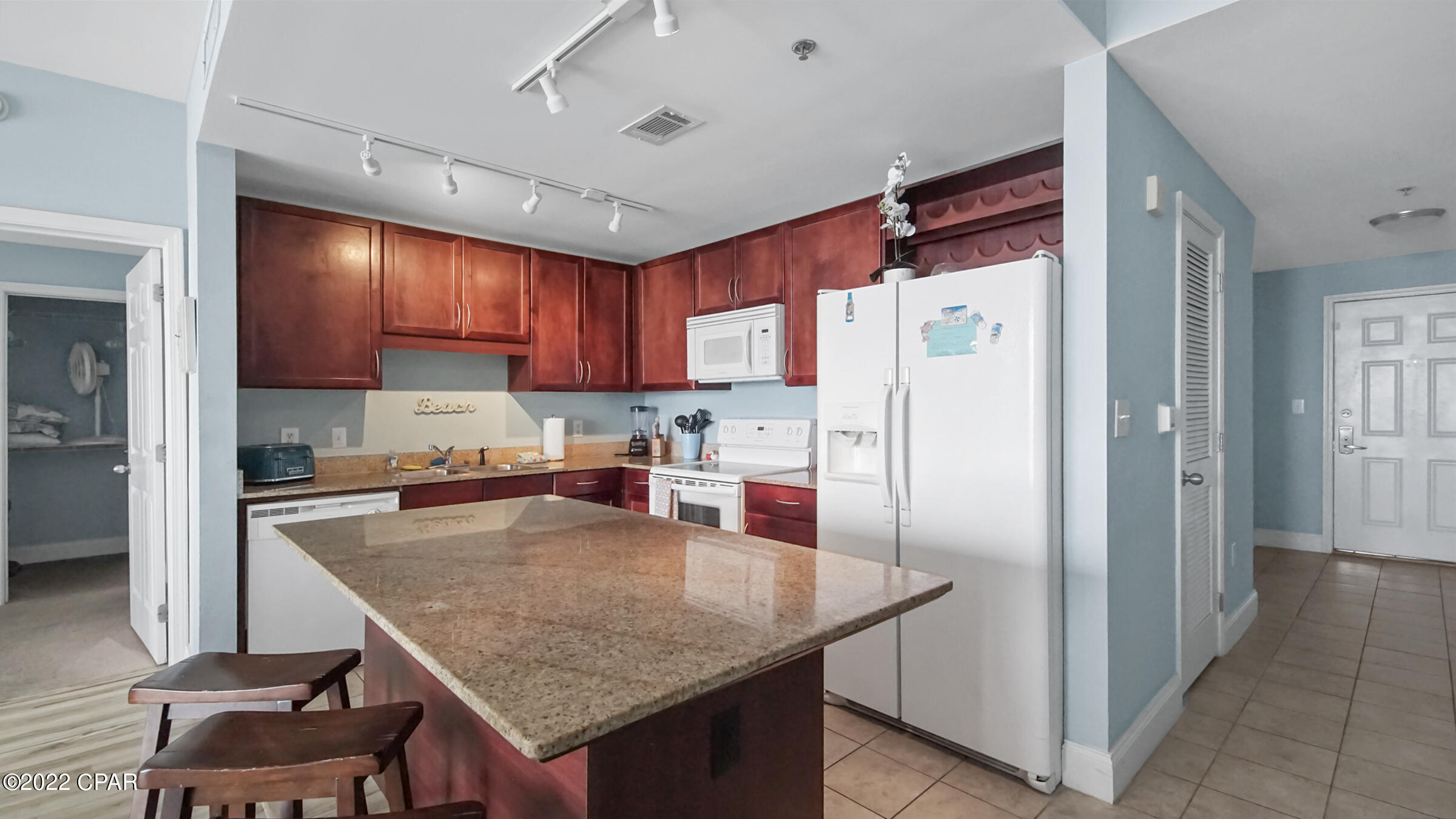 Laketown Wharf - Residential