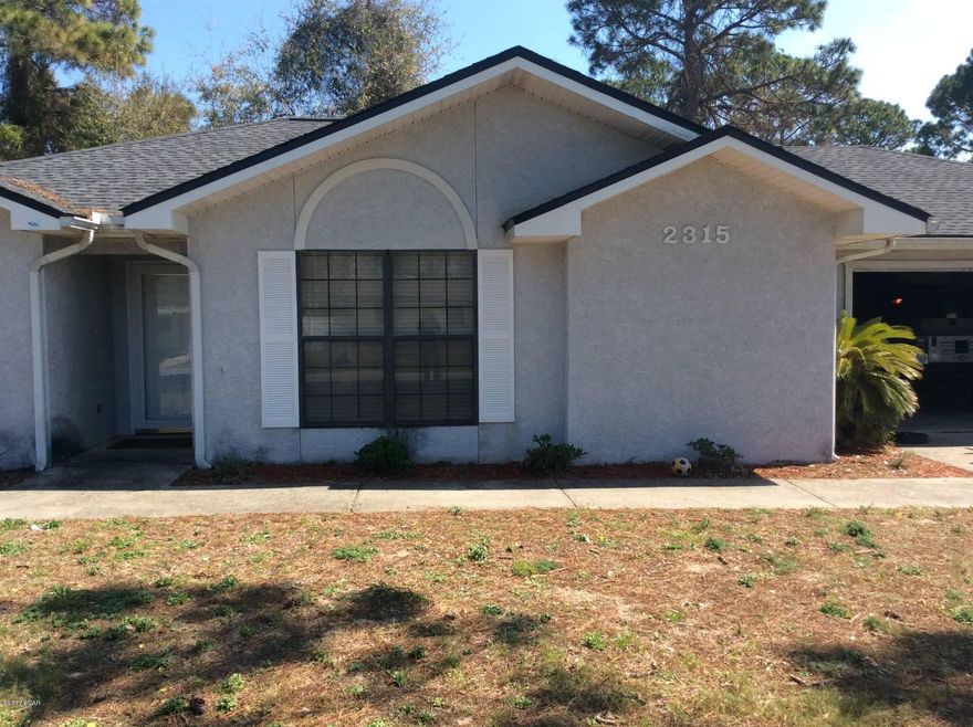 Spacious 3 bed / 2 bath home located in great neighborhood. Cathedral ceiling in living room. Large fenced yard. Walk in closet in the master bedroom. Over sized 2 car garage.