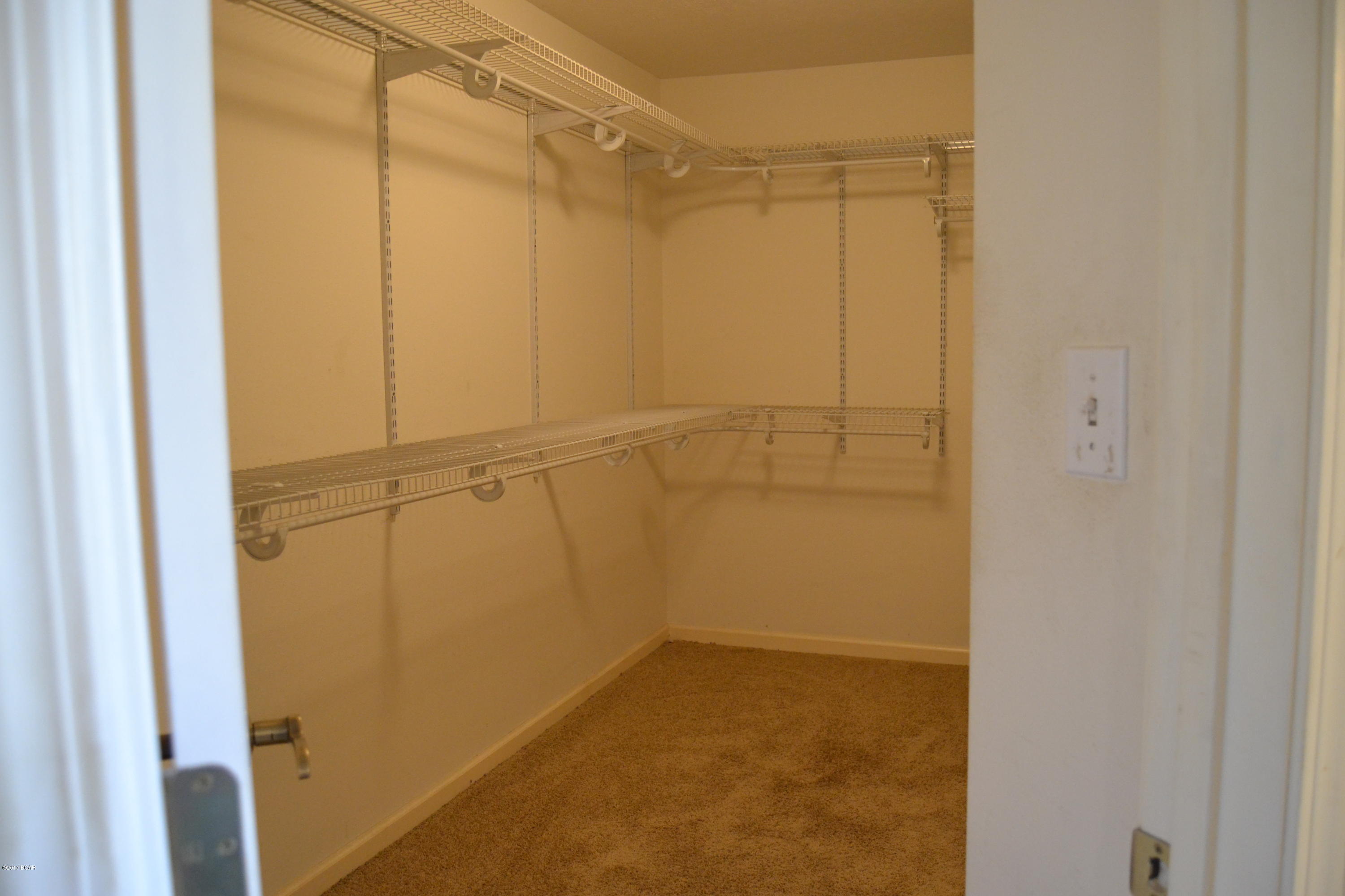 Lakewood Manor U-3 - Residential