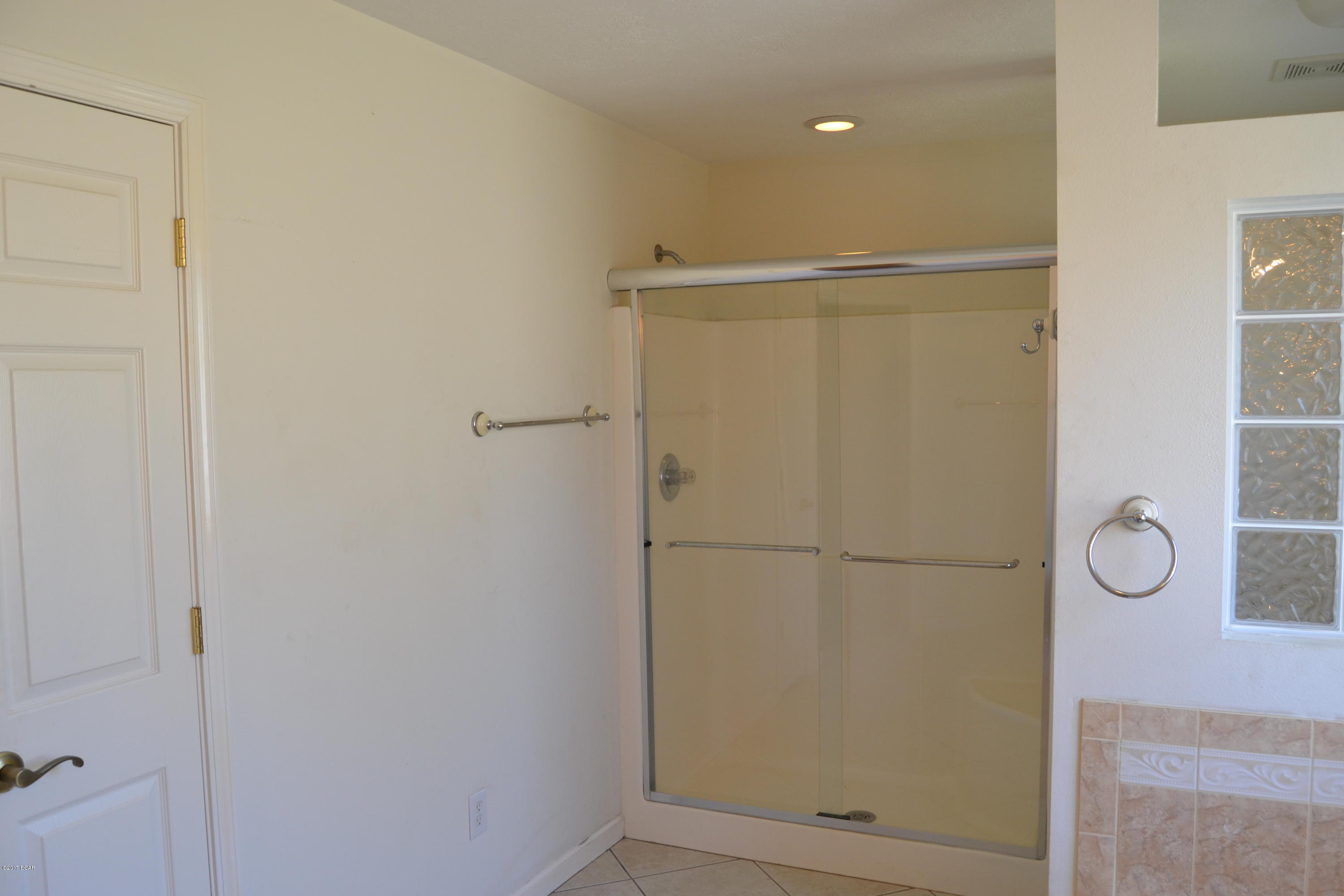 Lakewood Manor U-3 - Residential