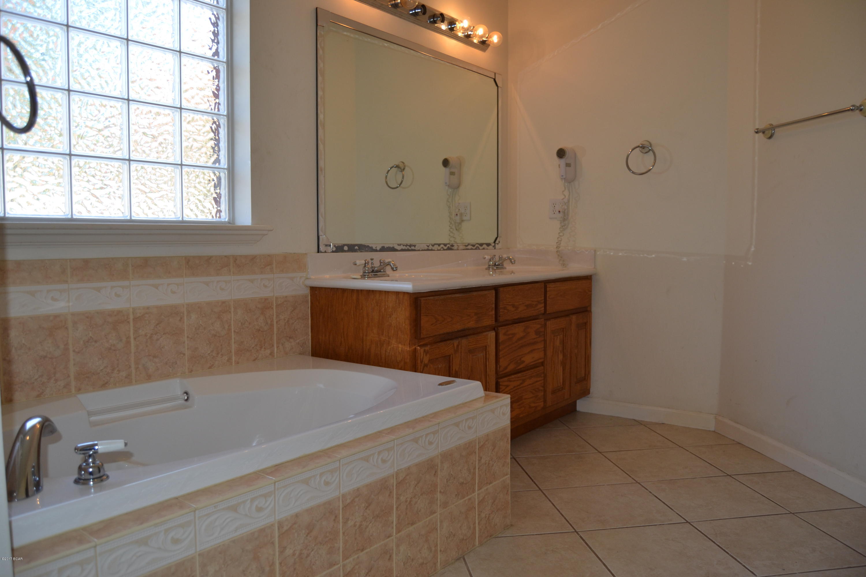 Lakewood Manor U-3 - Residential