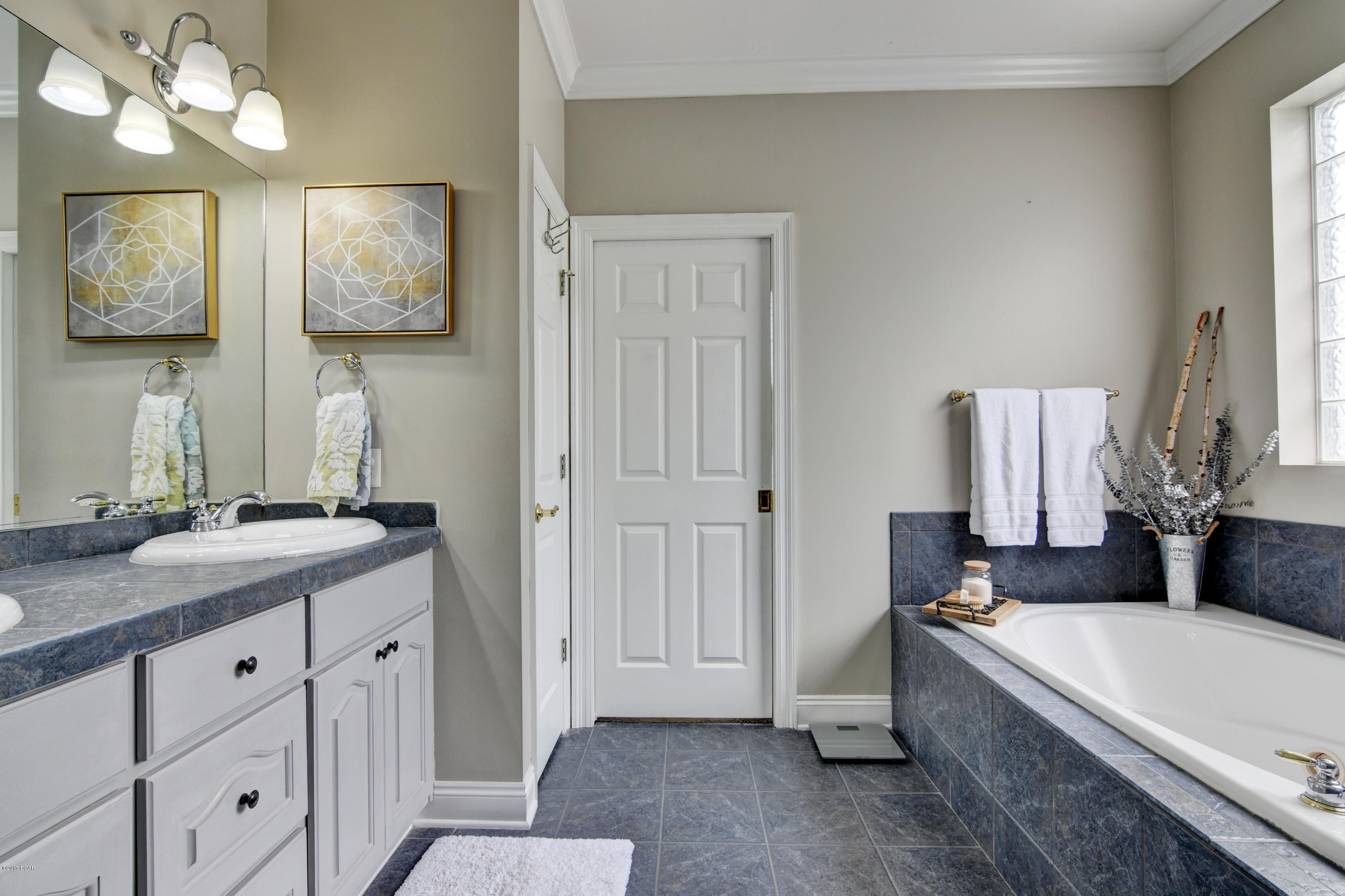 Dolphin Bay Ph I - Residential