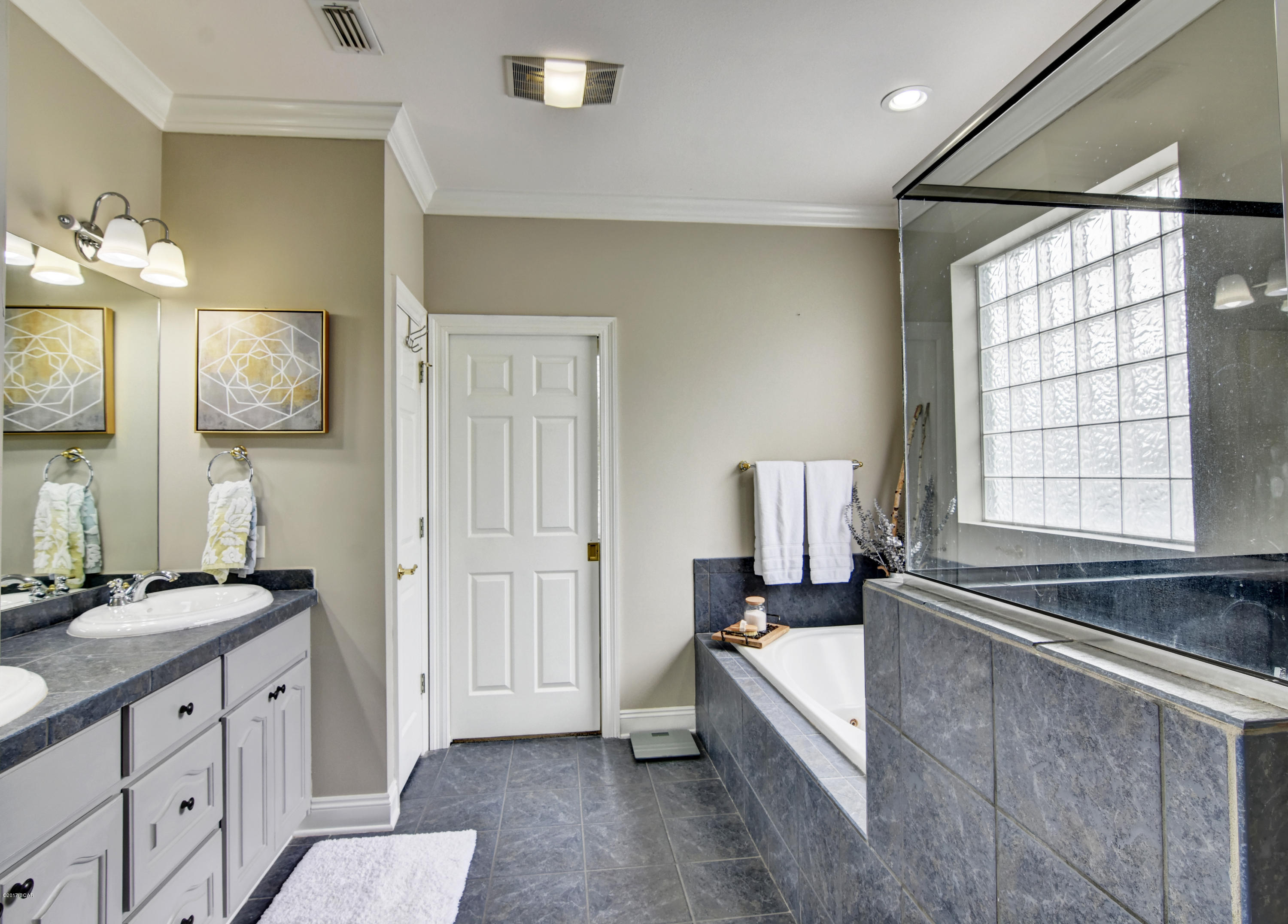 Dolphin Bay Ph I - Residential